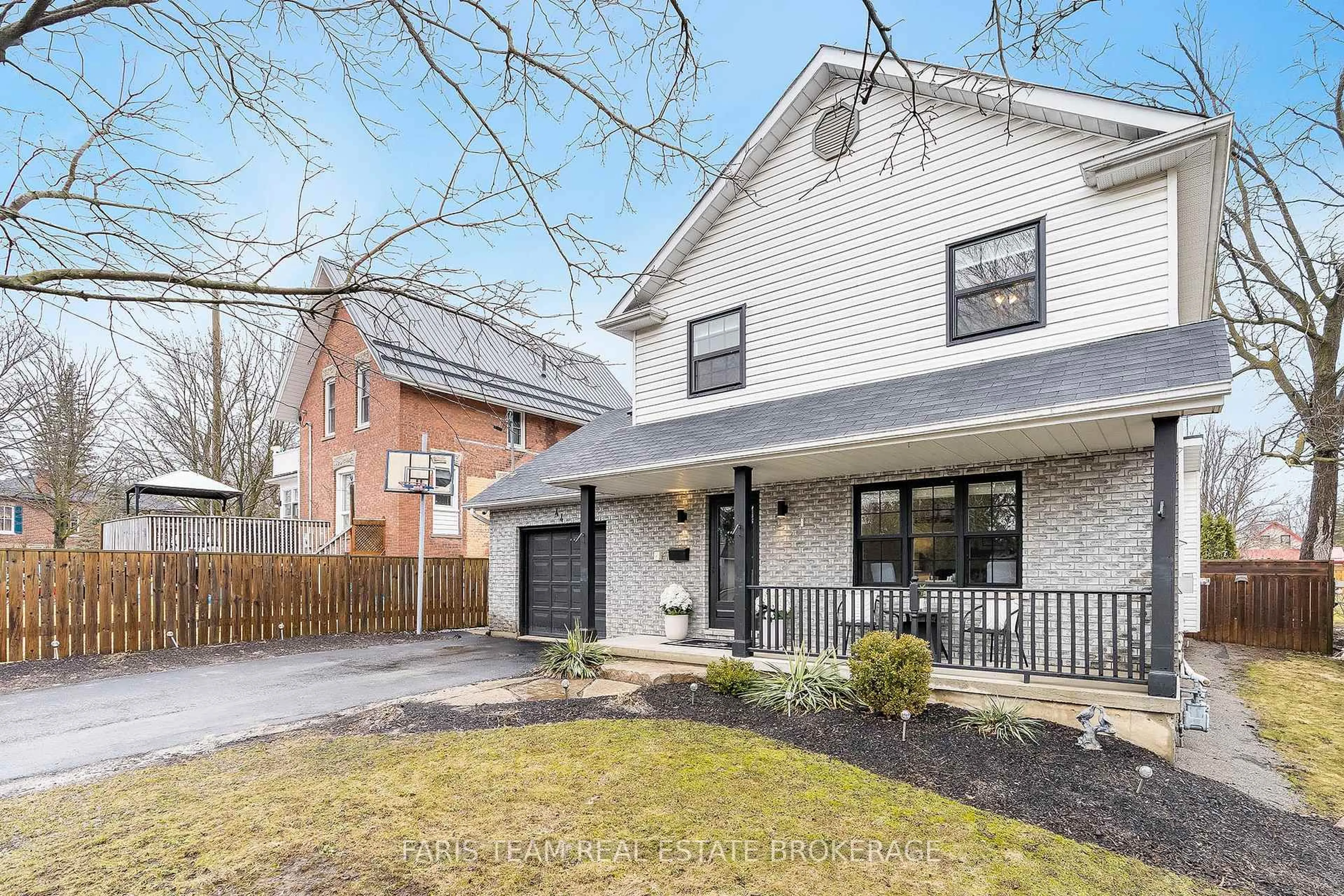 Home with brick exterior material, street for 44 Regent St, Kawartha Lakes Ontario K9V 3V2