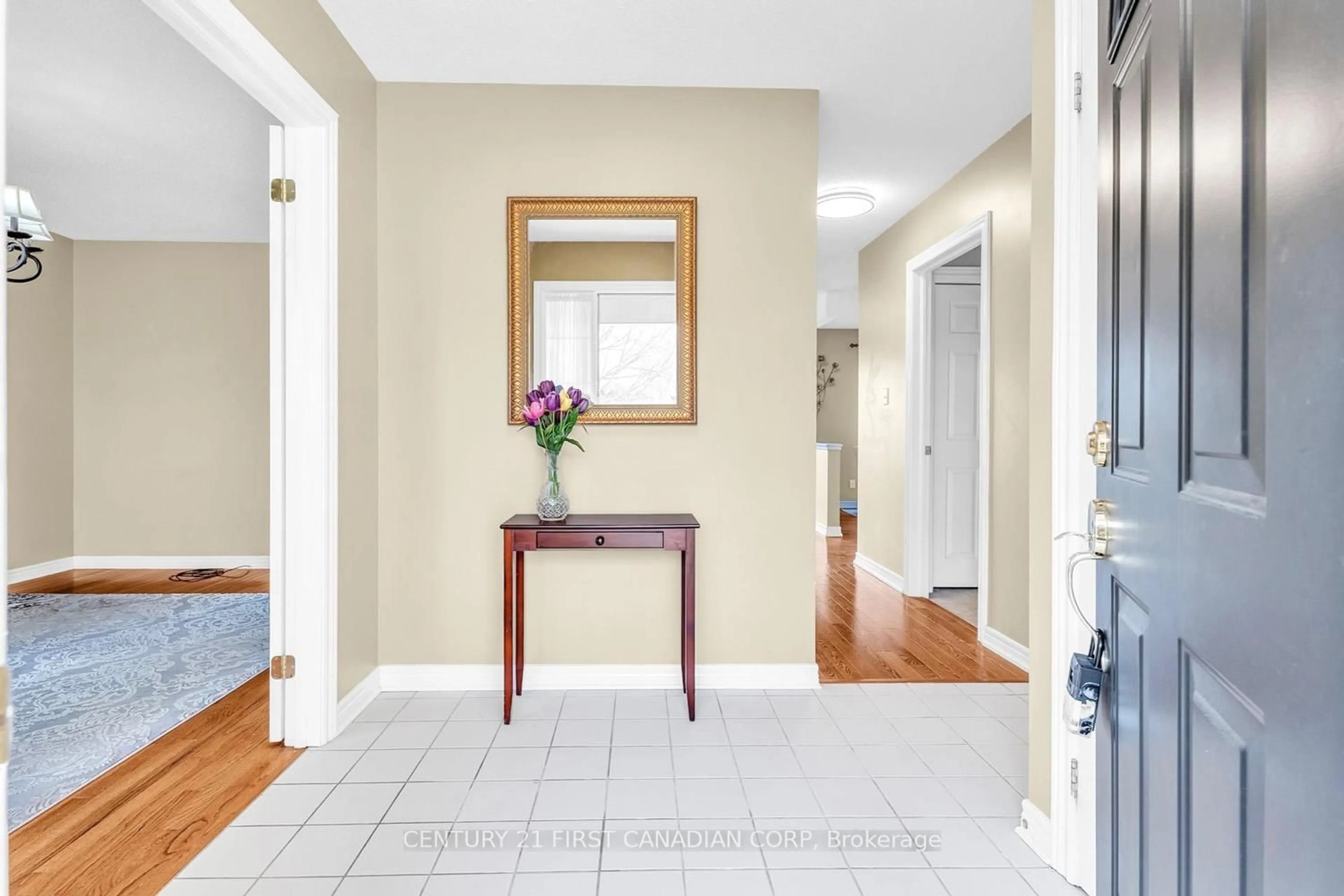 Indoor entryway for 1836 Haycock Pl, London North Ontario N6G 5G6