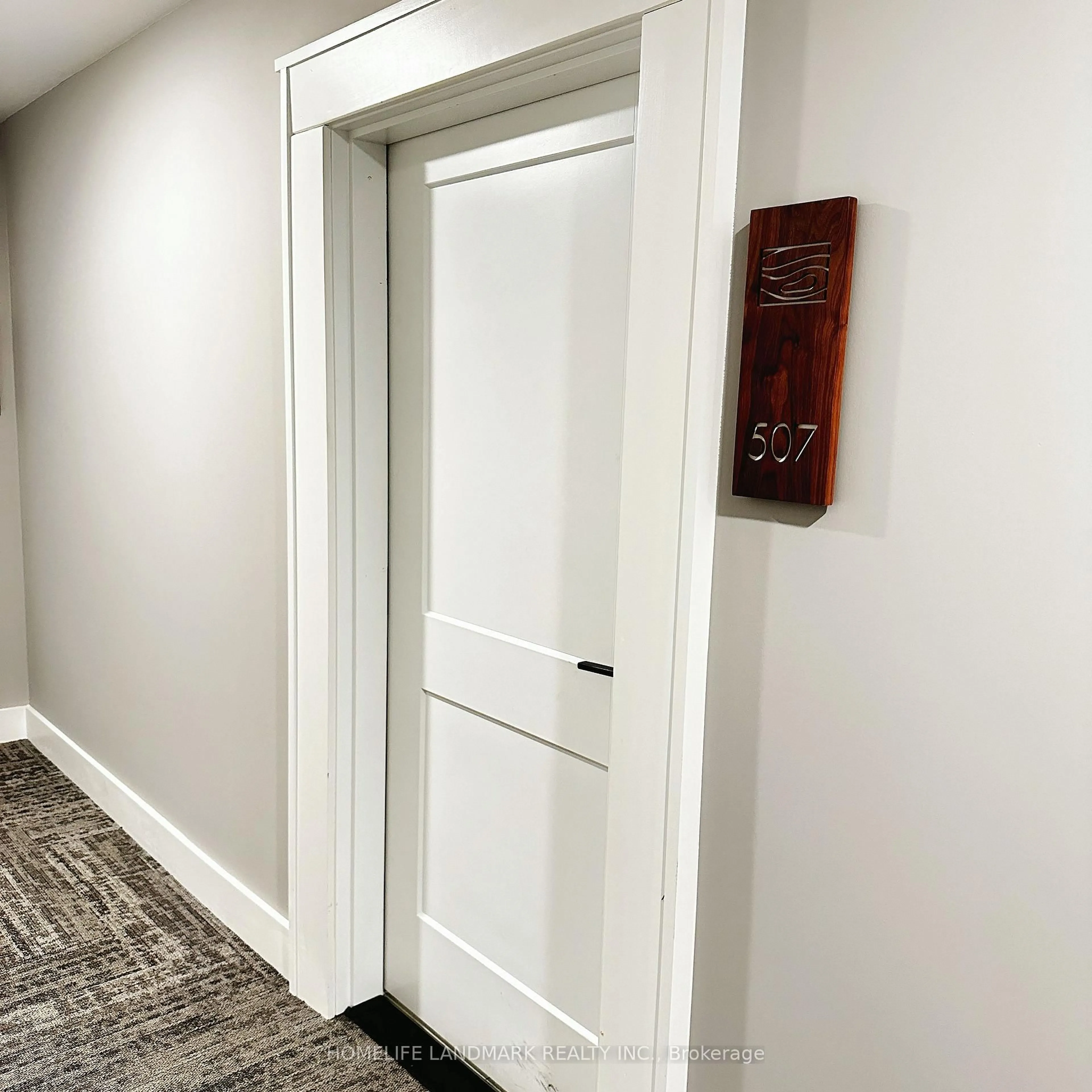 Indoor entryway for 480 Callaway Rd #507, London North Ontario N6G 0Z3