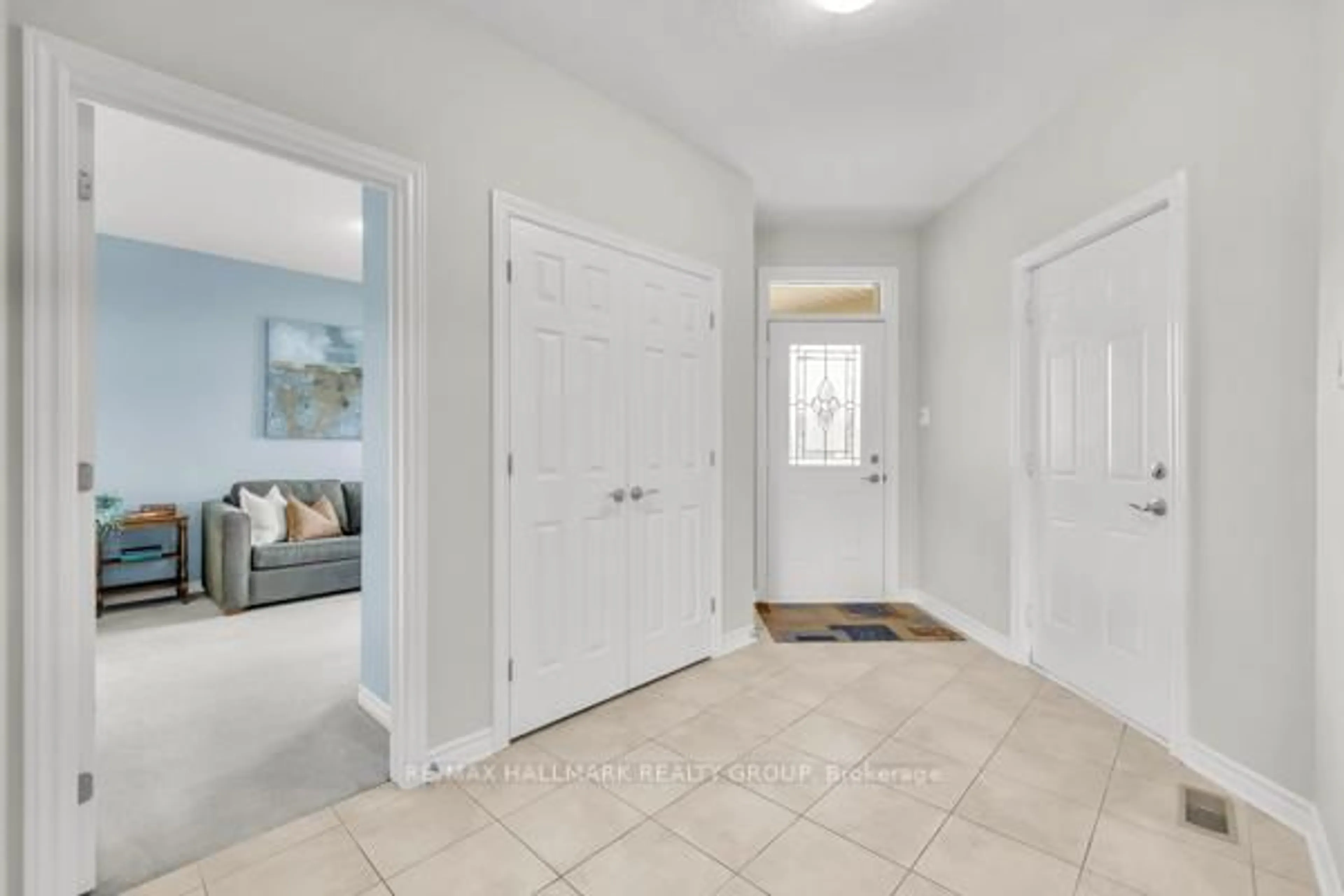 Indoor entryway for 108 Blackhorse Dr, North Grenville Ontario K0G 1J0