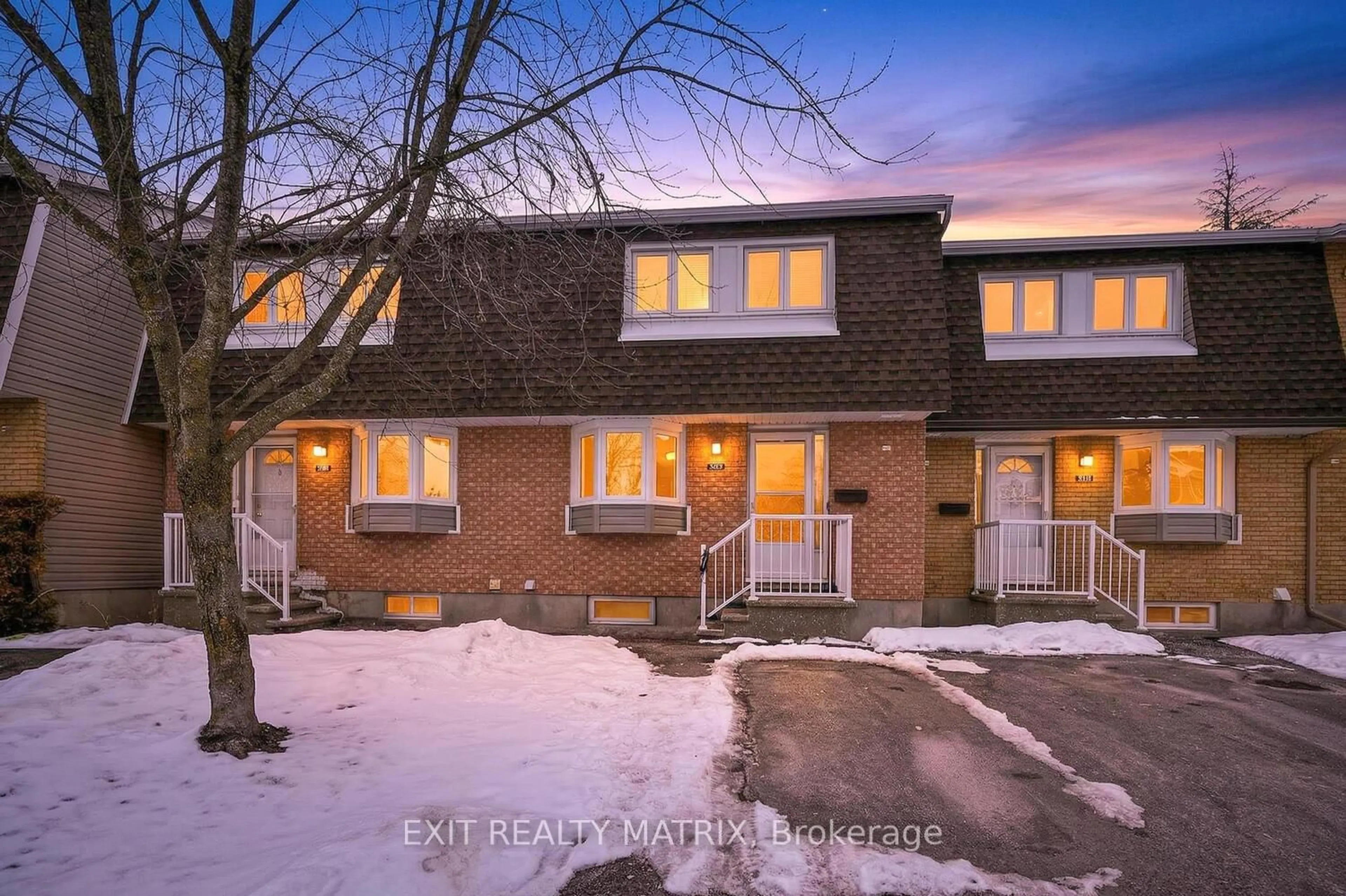 Home with brick exterior material, street for 1777 Lamoureux Dr #F, Ottawa Ontario K1E 2N5