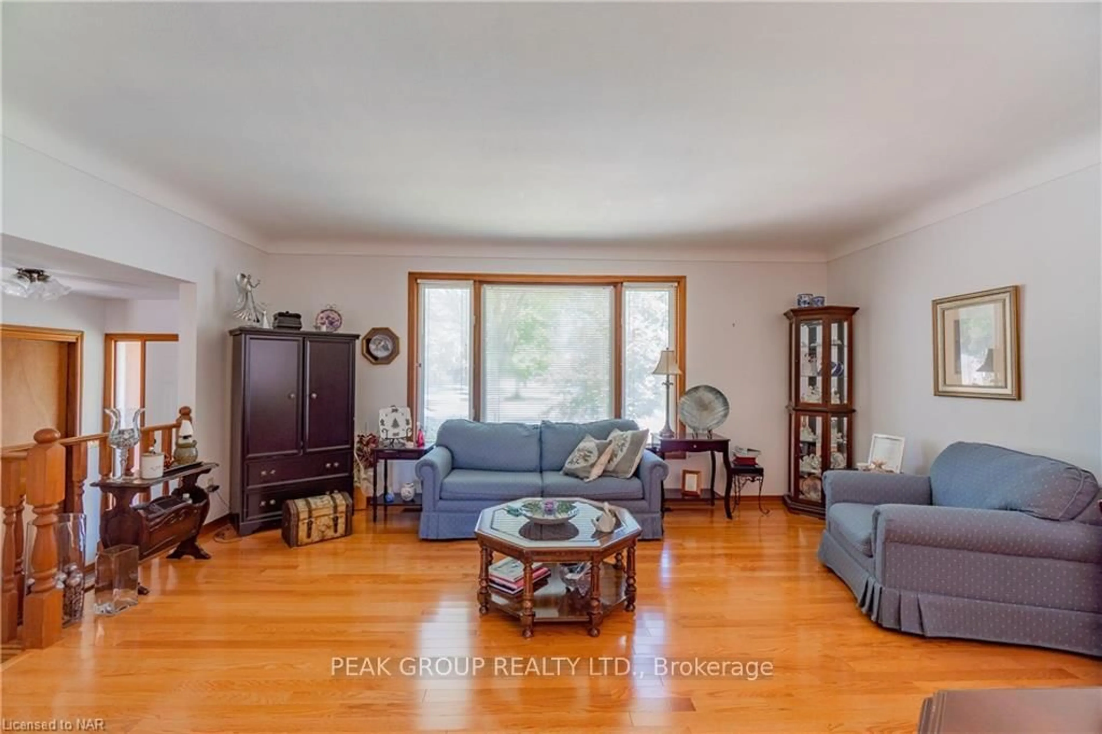Living room with furniture, unknown for 7180 Freeman St, Niagara Falls Ontario L2E 5V7