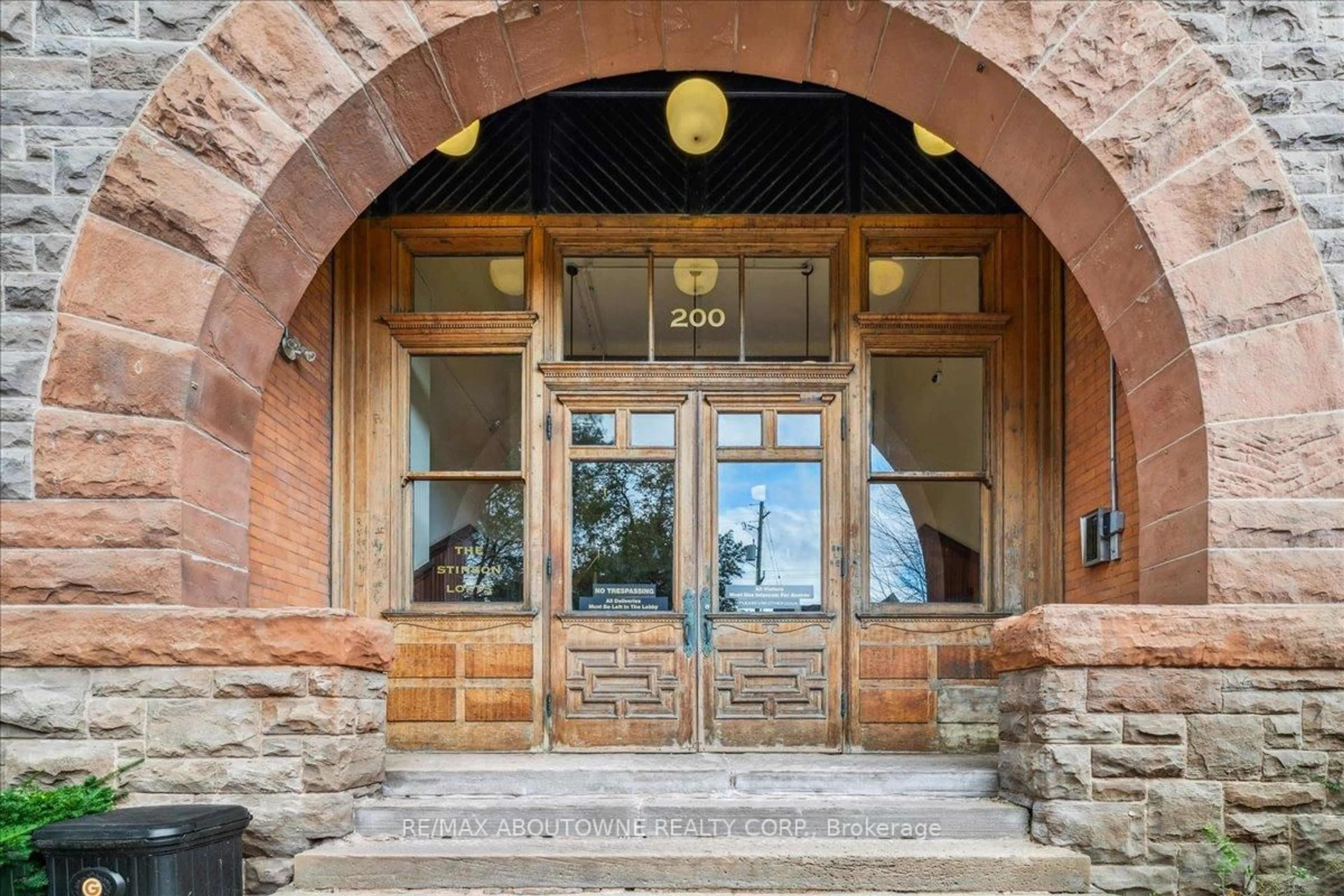 Indoor foyer for 200 Stinson St #110, Hamilton Ontario L8N 4J5