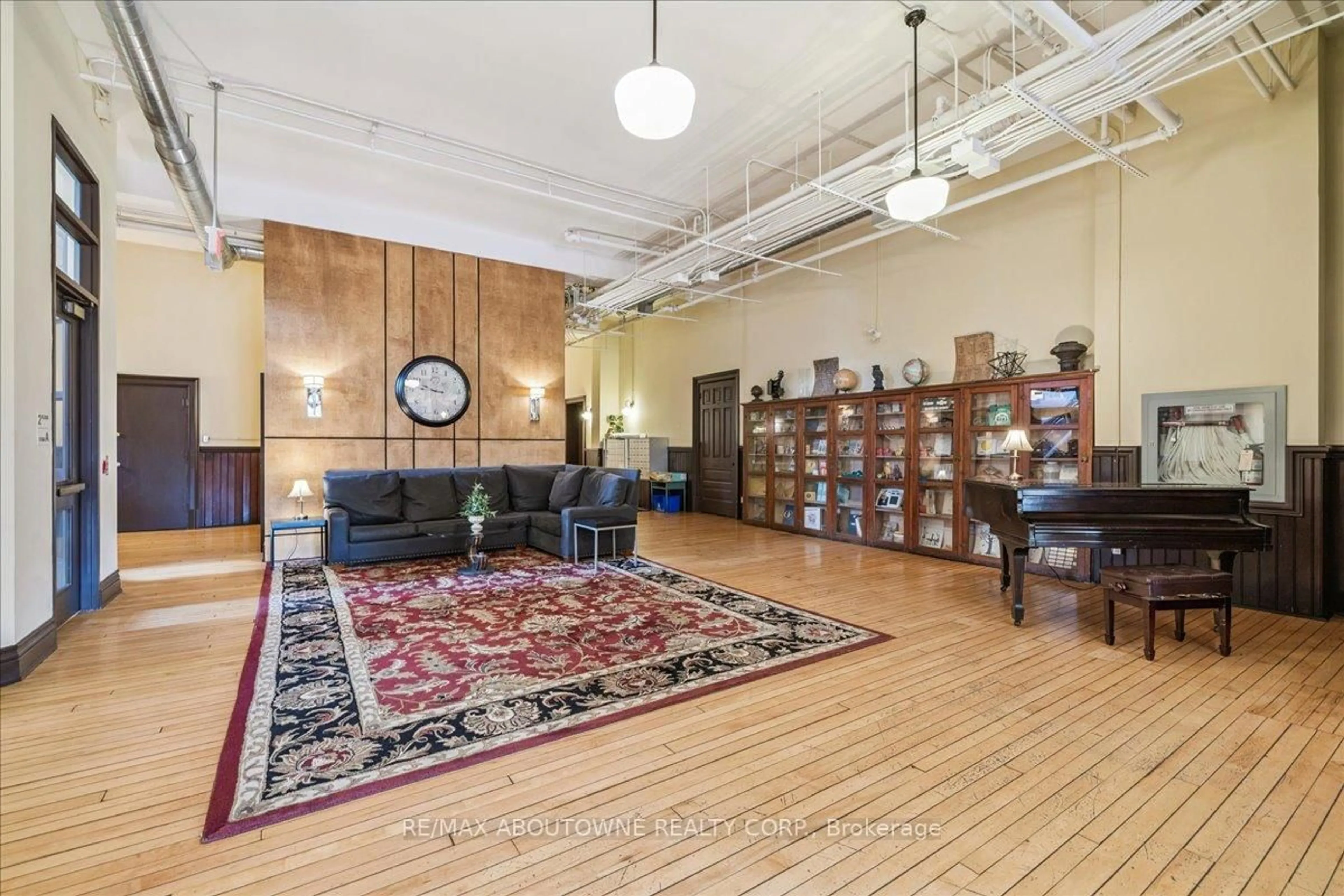 Unknown for 200 Stinson St #110, Hamilton Ontario L8N 4J5