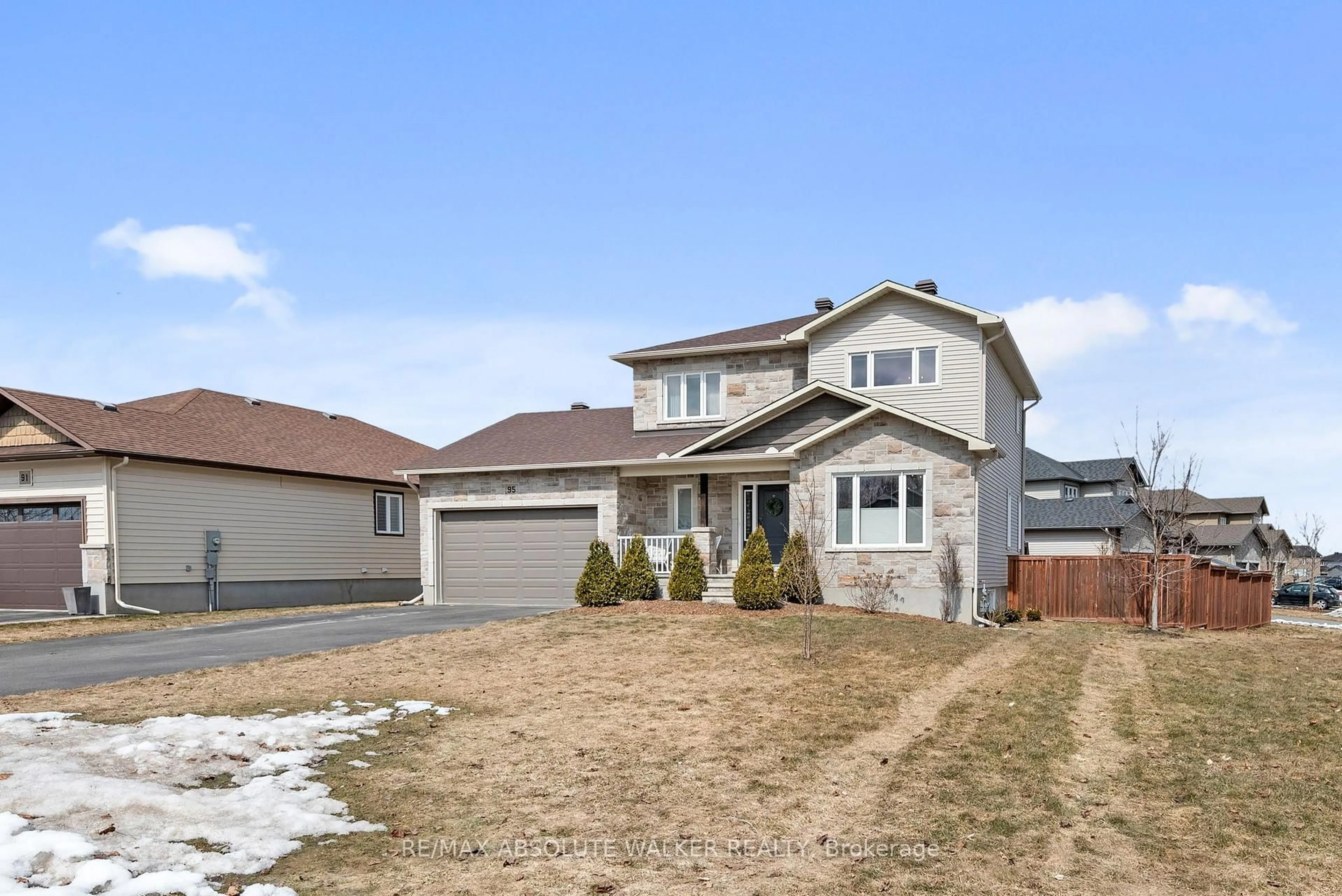 Home with vinyl exterior material, street for 95 Settlement Lane, Russell Ontario K4R 0A4