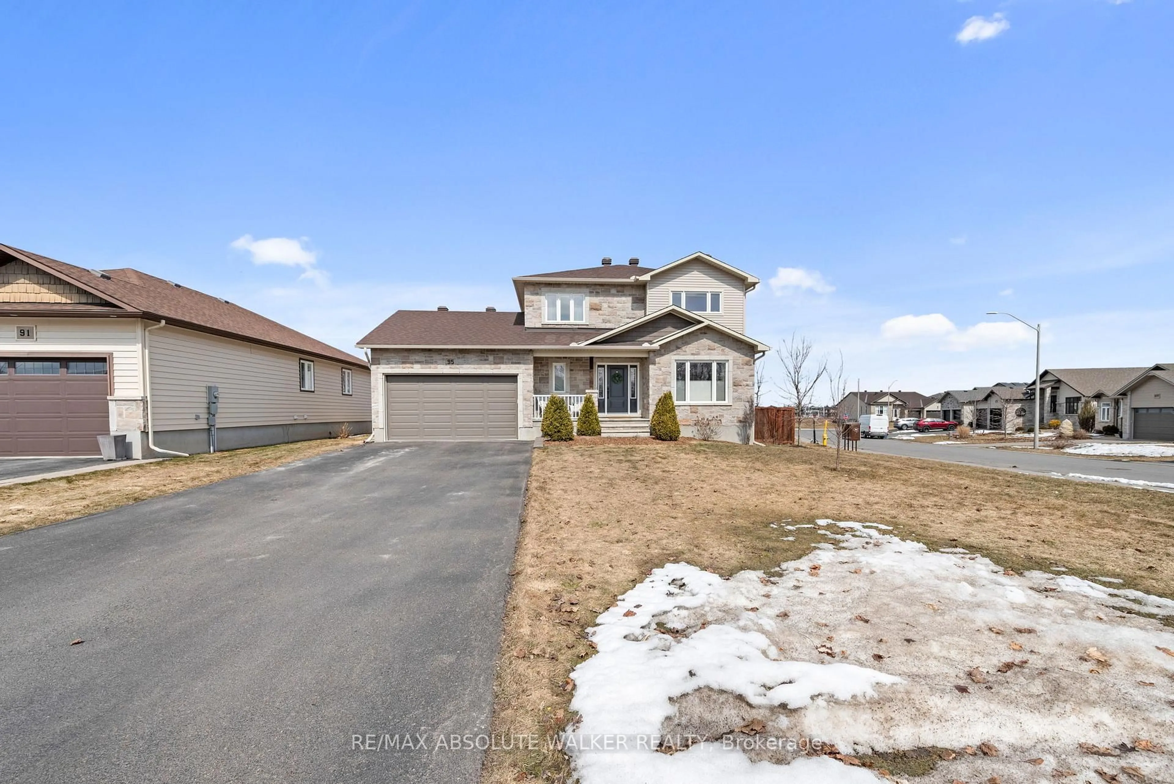 A pic from outside/outdoor area/front of a property/back of a property/a pic from drone, street for 95 Settlement Lane, Russell Ontario K4R 0A4