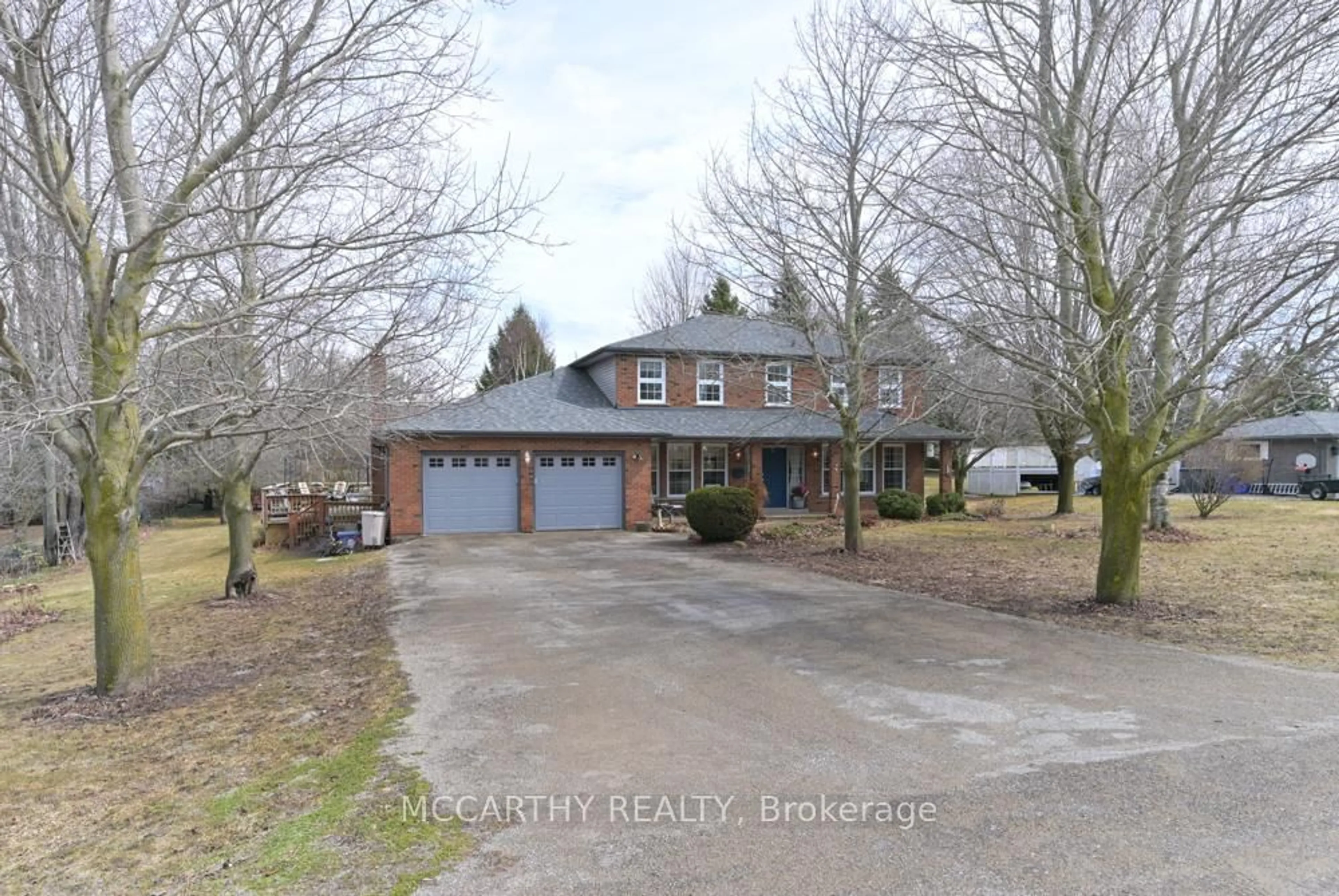 A pic from outside/outdoor area/front of a property/back of a property/a pic from drone, street for 11 Lynda Ave, Mono Ontario L9W 1Z4