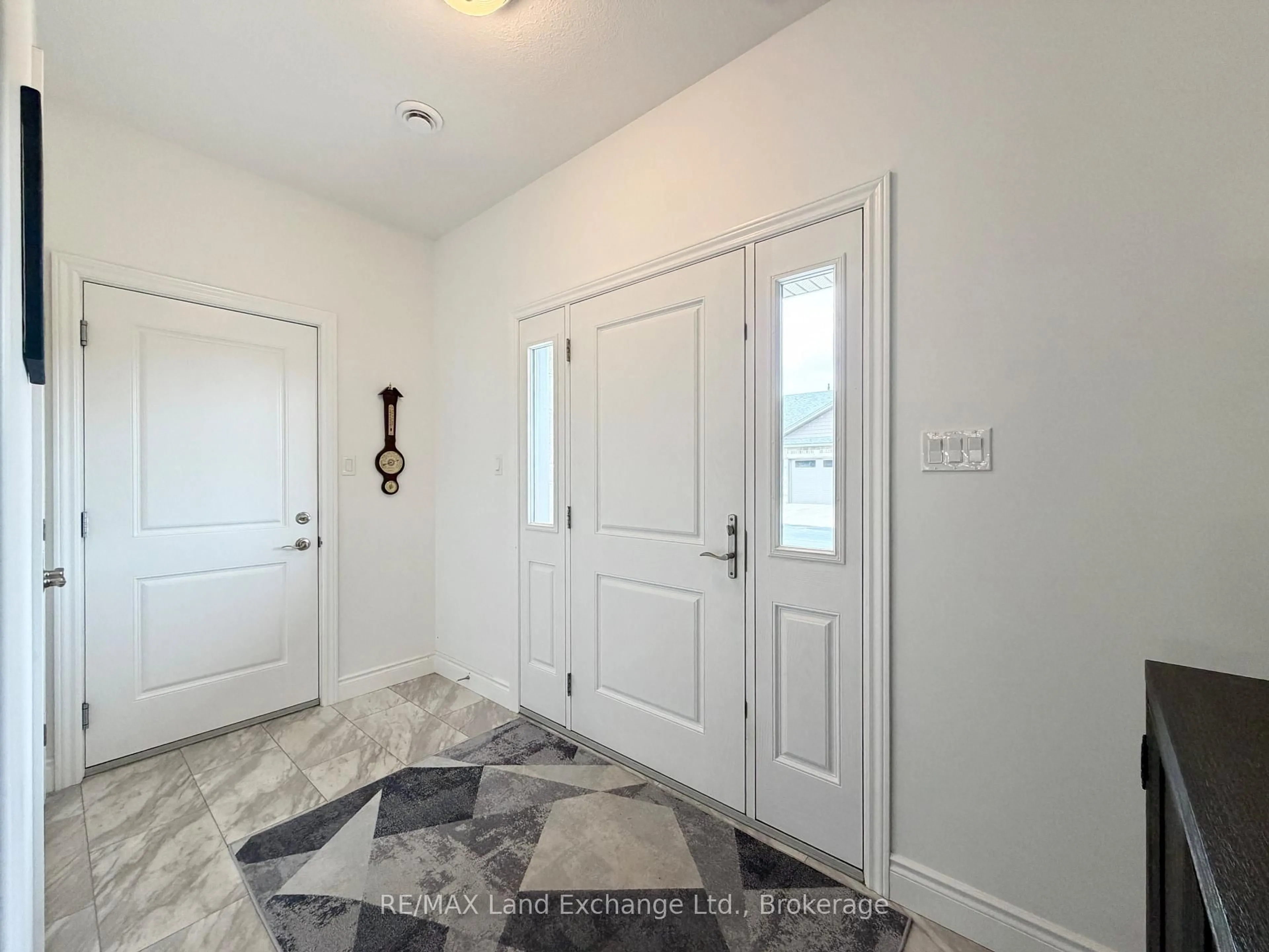 Indoor entryway for 1050 Waterloo St #30, Saugeen Shores Ontario N0H 2C3