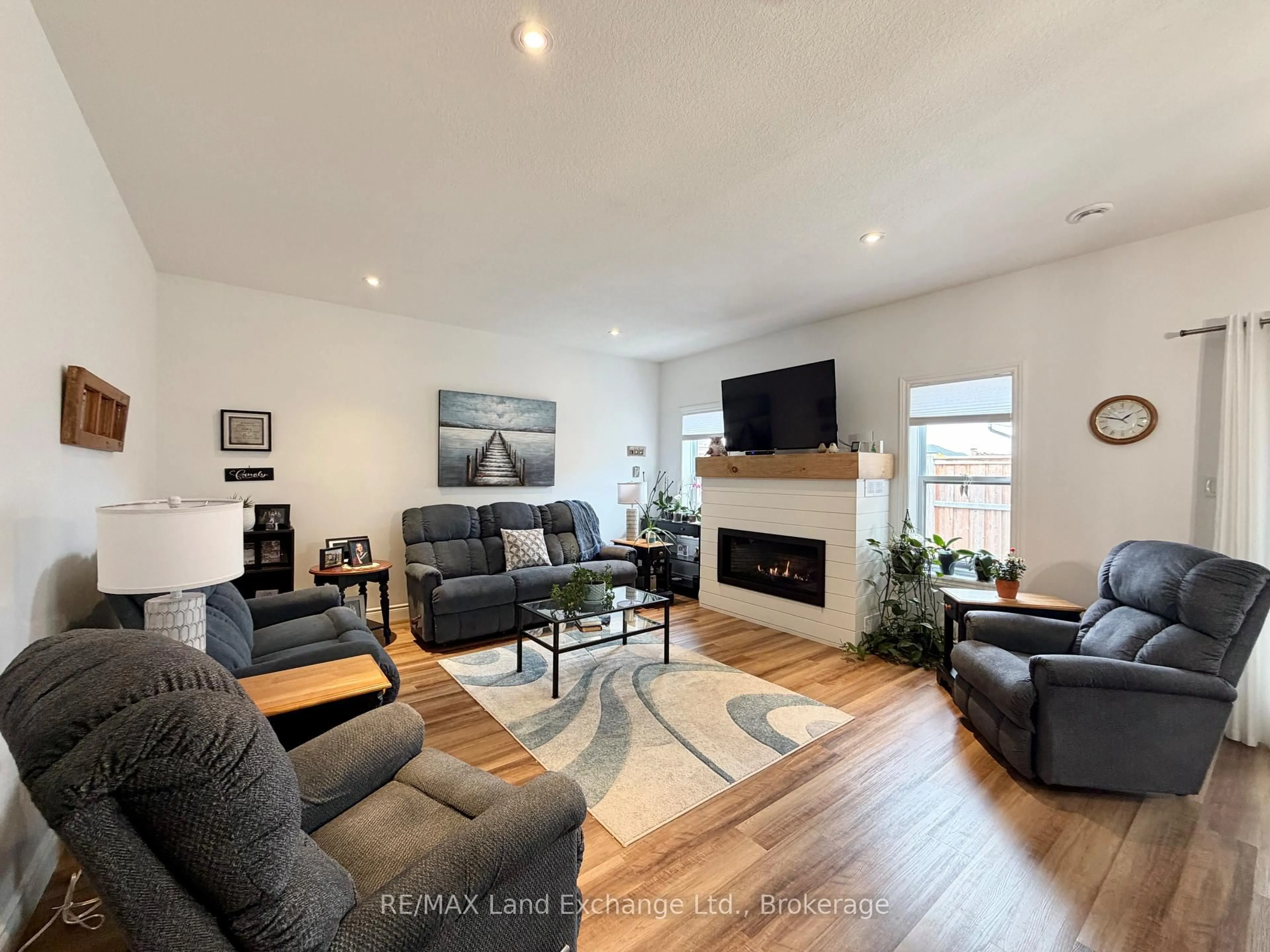 Living room with furniture, unknown for 1050 Waterloo St #30, Saugeen Shores Ontario N0H 2C3