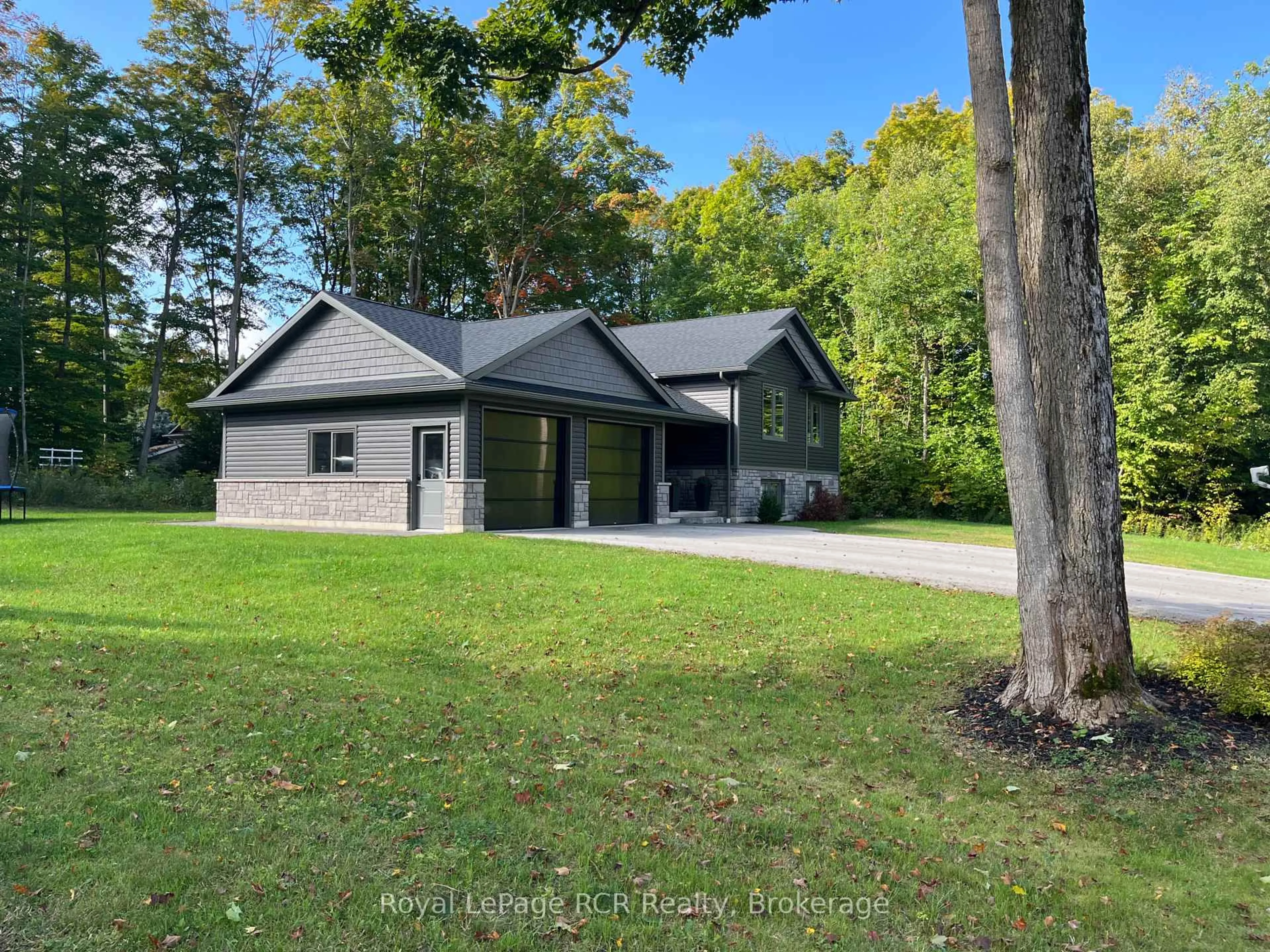 Home with vinyl exterior material, unknown for 52 Birch St, South Bruce Peninsula Ontario N0H 2G0