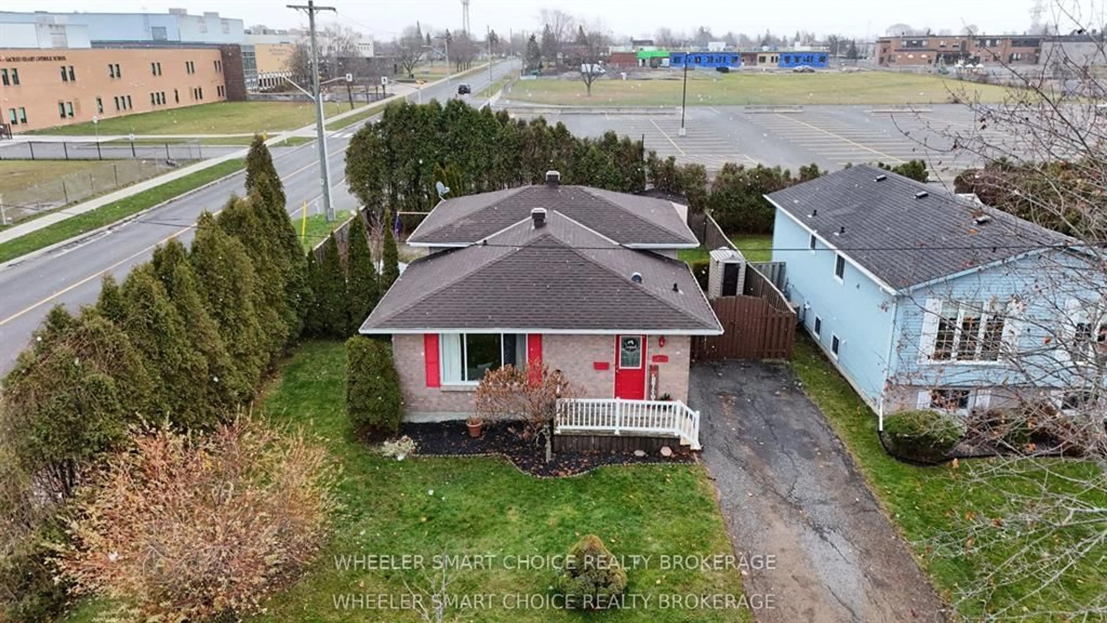 A pic from outside/outdoor area/front of a property/back of a property/a pic from drone, building for 402 Cline Ave, Cornwall Ontario K6J 5M8