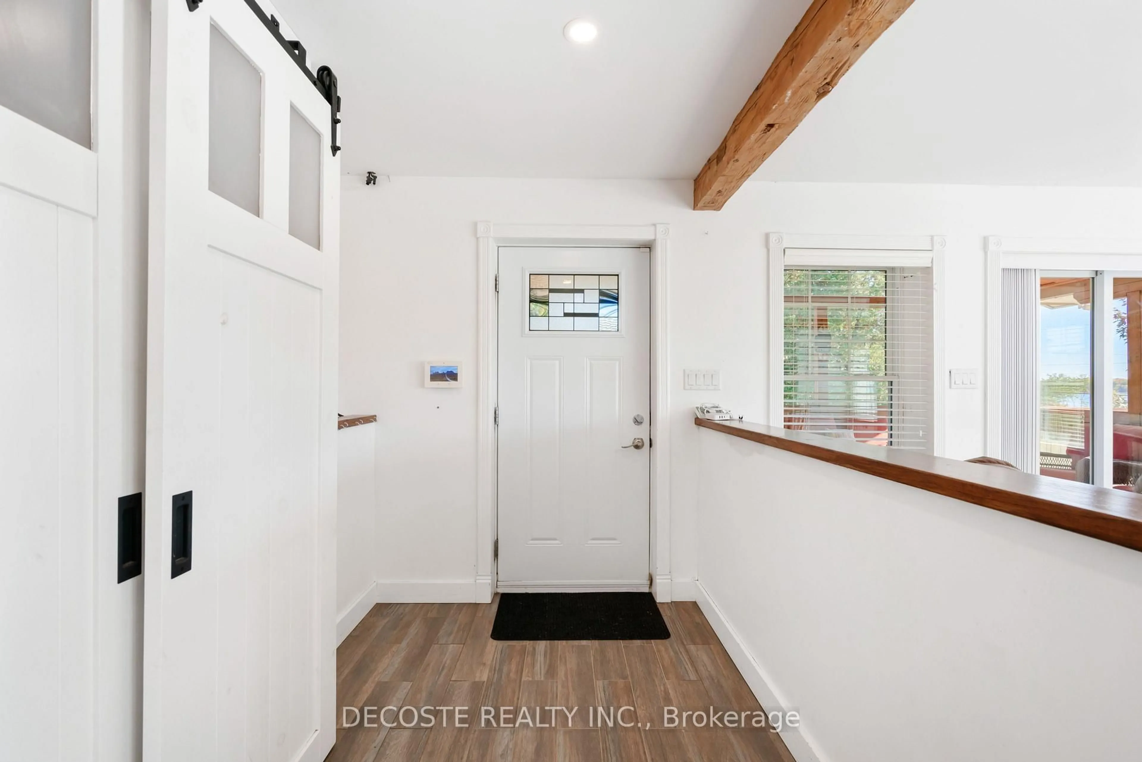 Indoor entryway for 19201 Second St, North Glengarry Ontario K0C 1B0