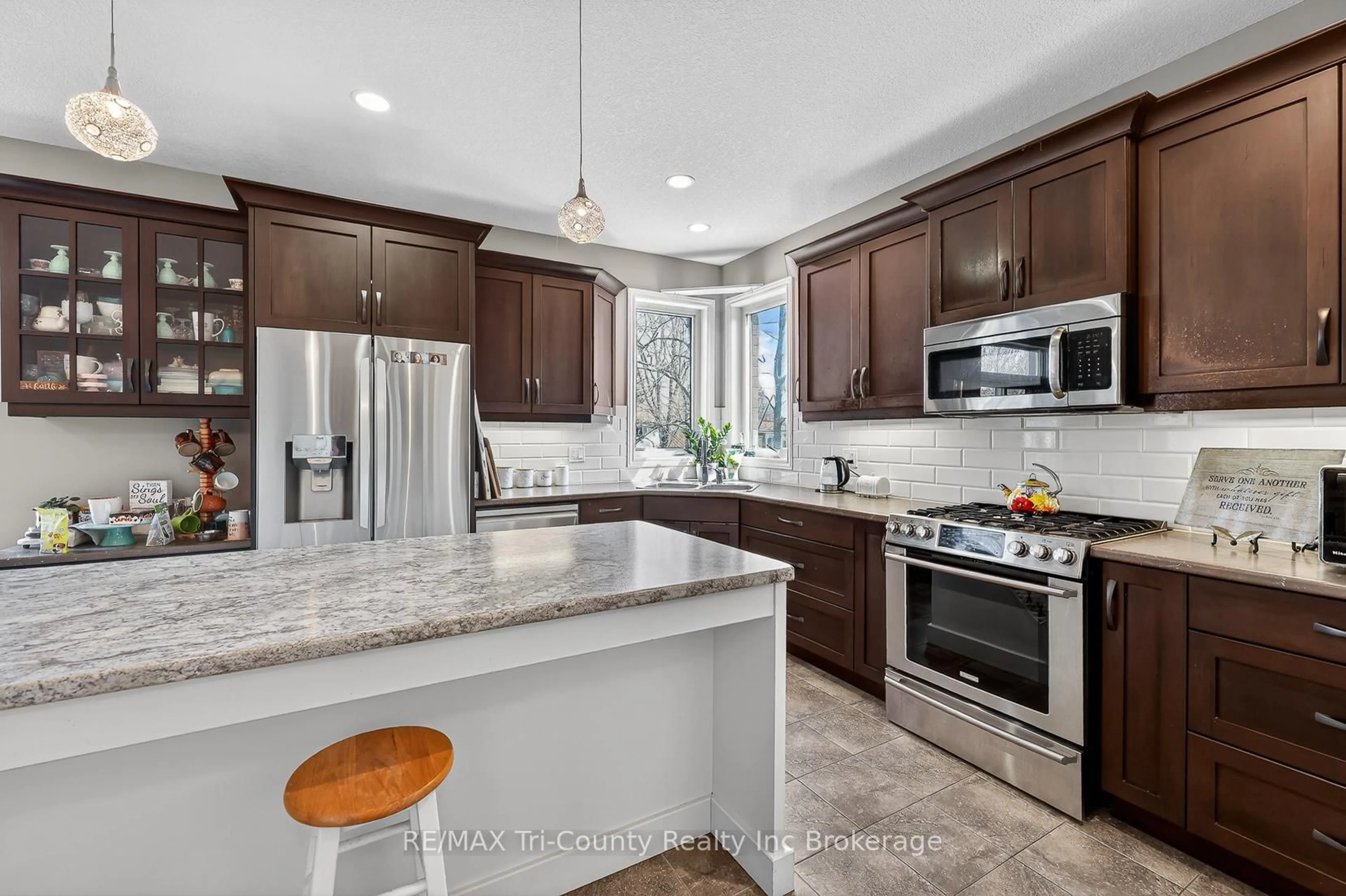 Open concept kitchen, ceramic/tile floor for 68 Colin Ave, Tillsonburg Ontario N4G 0E5