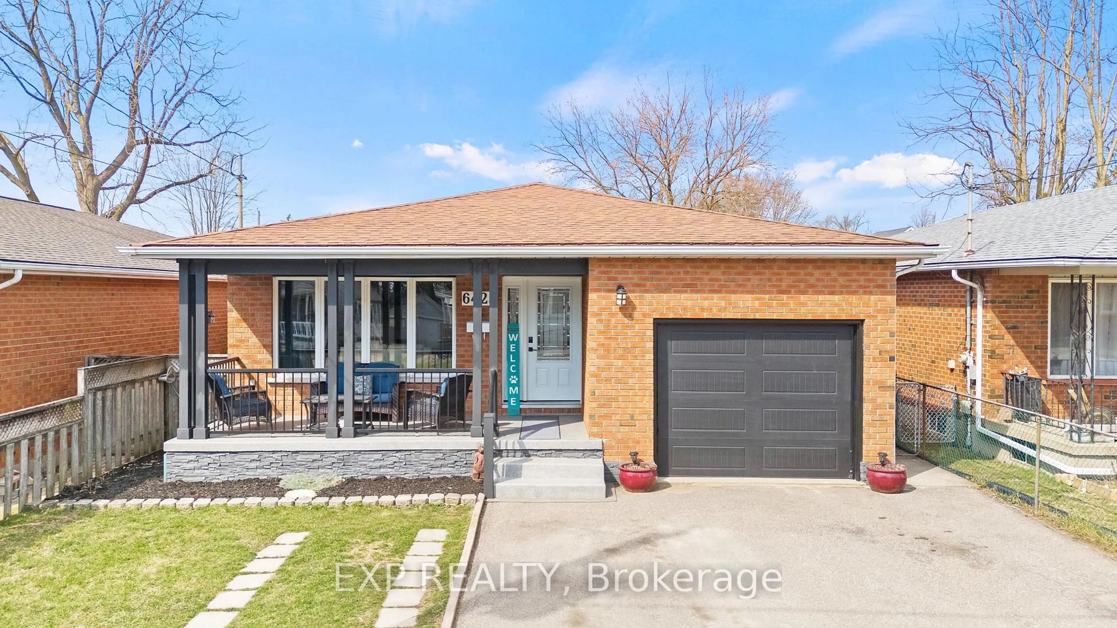 Home with brick exterior material, street for 6425 Murray St, Niagara Falls Ontario L2G 2K8