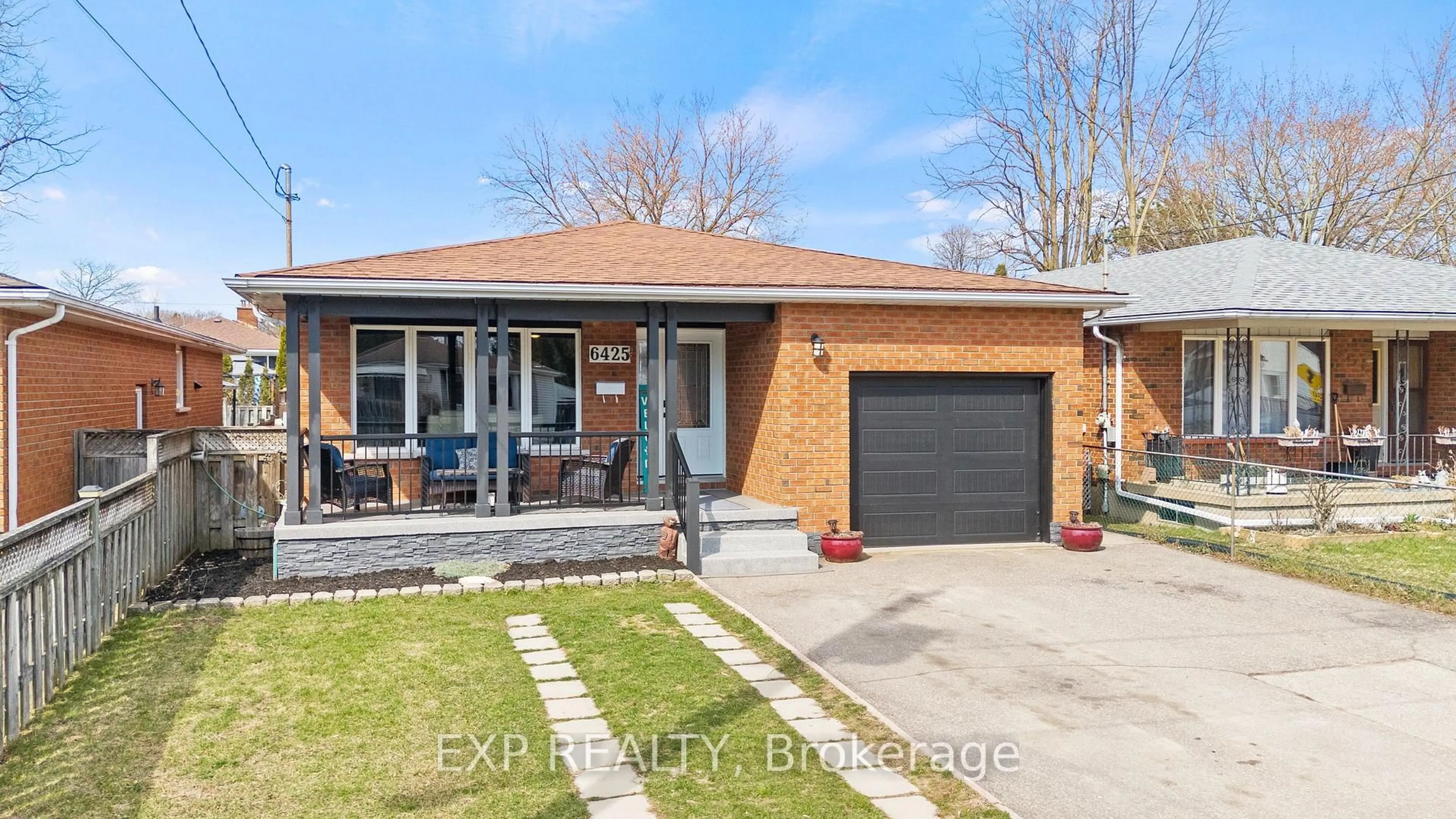 Home with brick exterior material, street for 6425 Murray St, Niagara Falls Ontario L2G 2K8