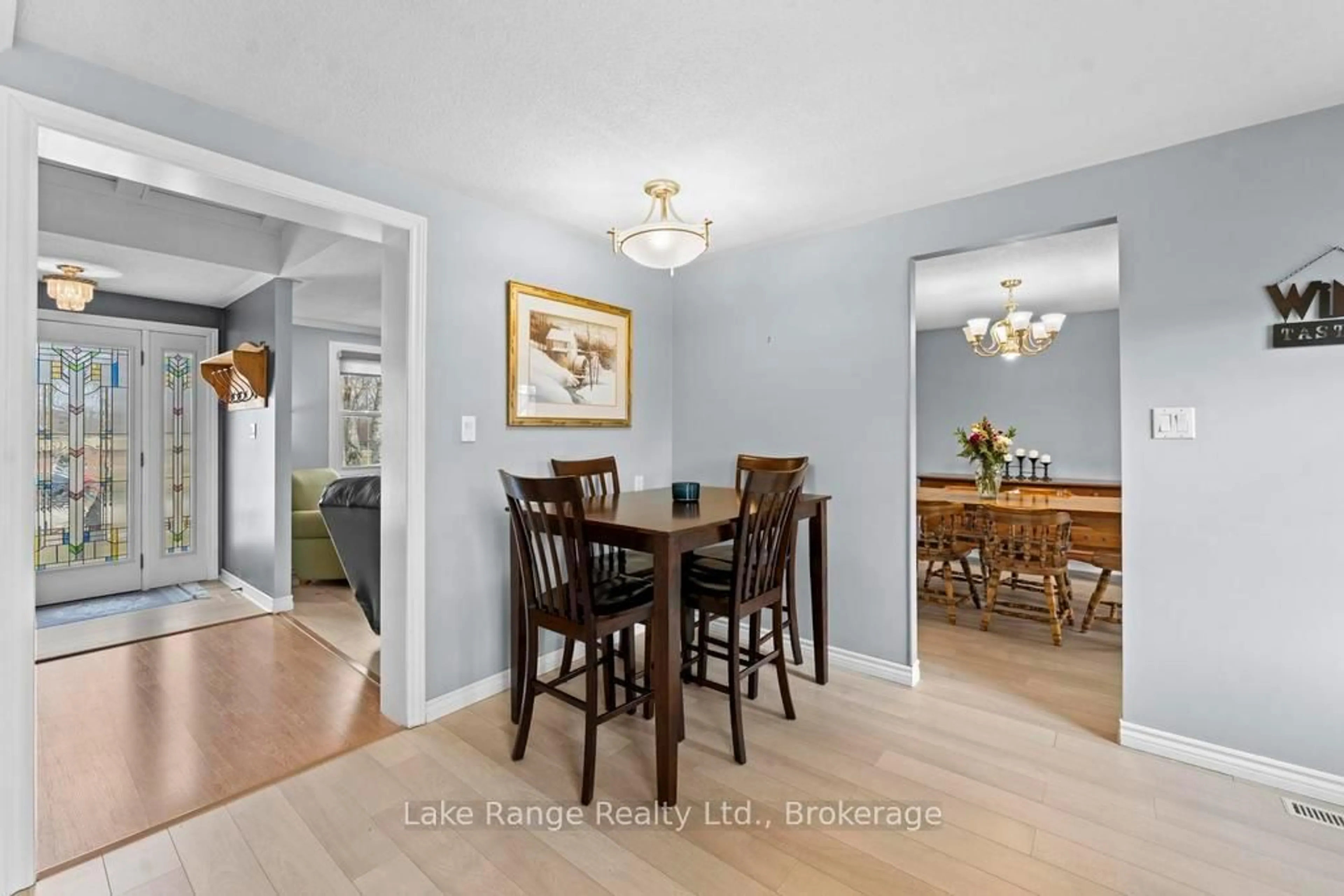 Dining room, wood/laminate floor for 378 South Delhi St, Huron-Kinloss Ontario N0G 2H0