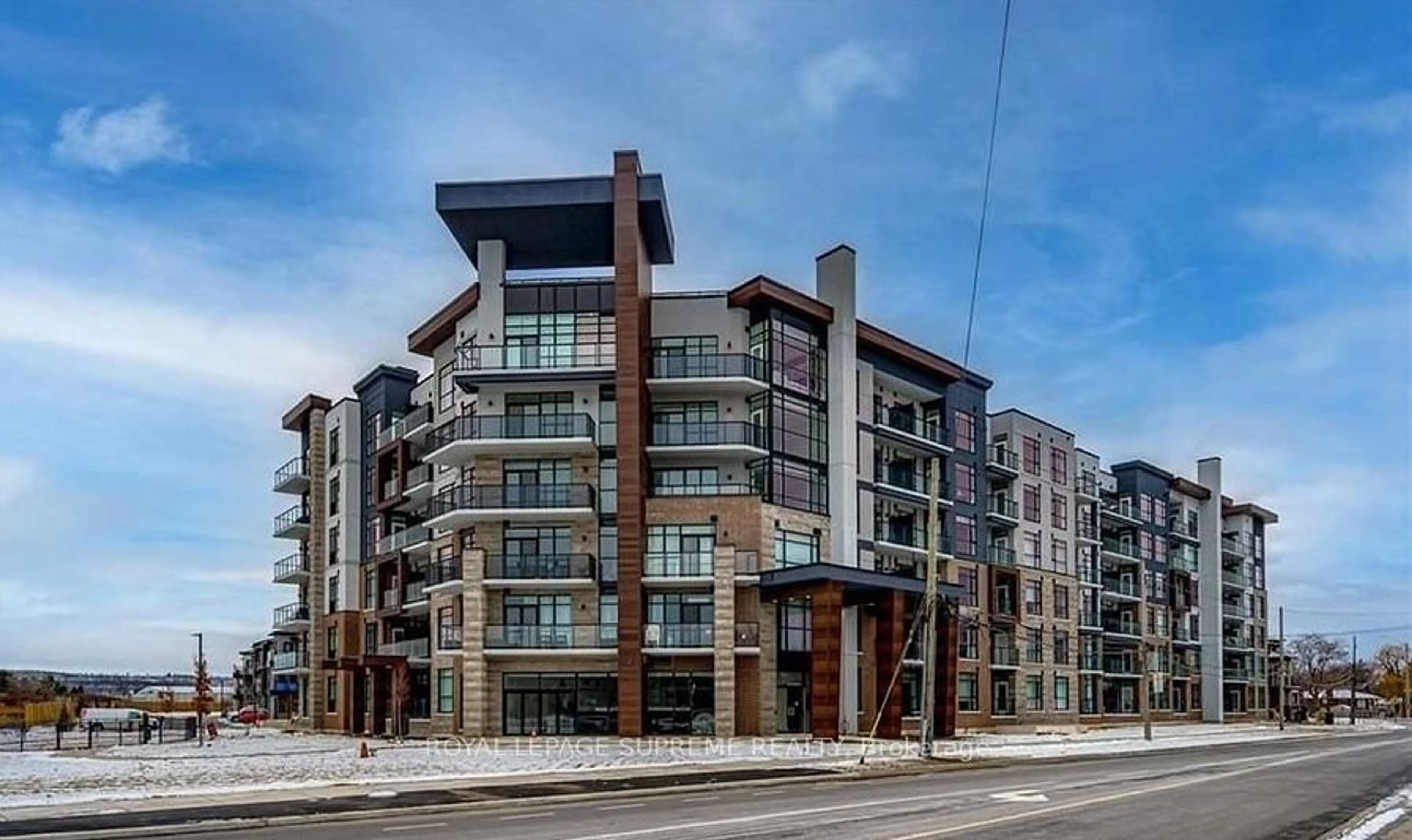 Indoor foyer for 600 NORTH SERVICE Rd #324, Hamilton Ontario L8E 5A7