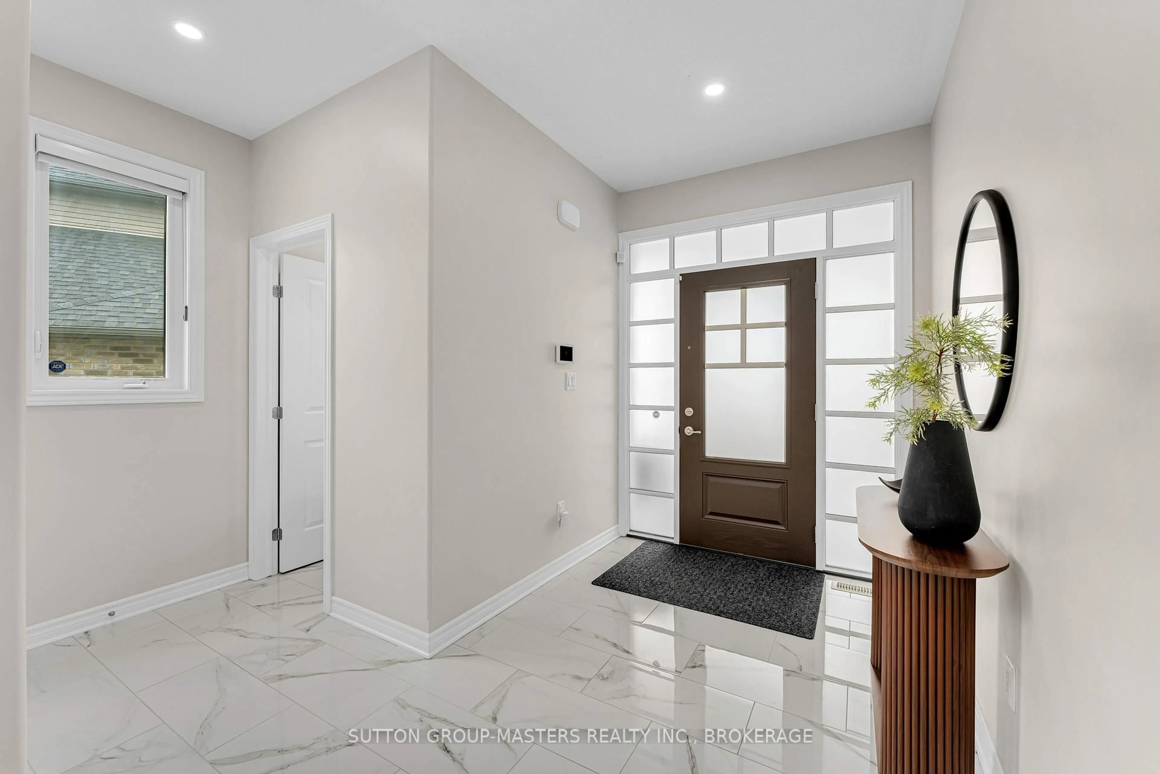 Indoor entryway for 262 Pauline Tom Ave, Kingston Ontario K7K 0G1