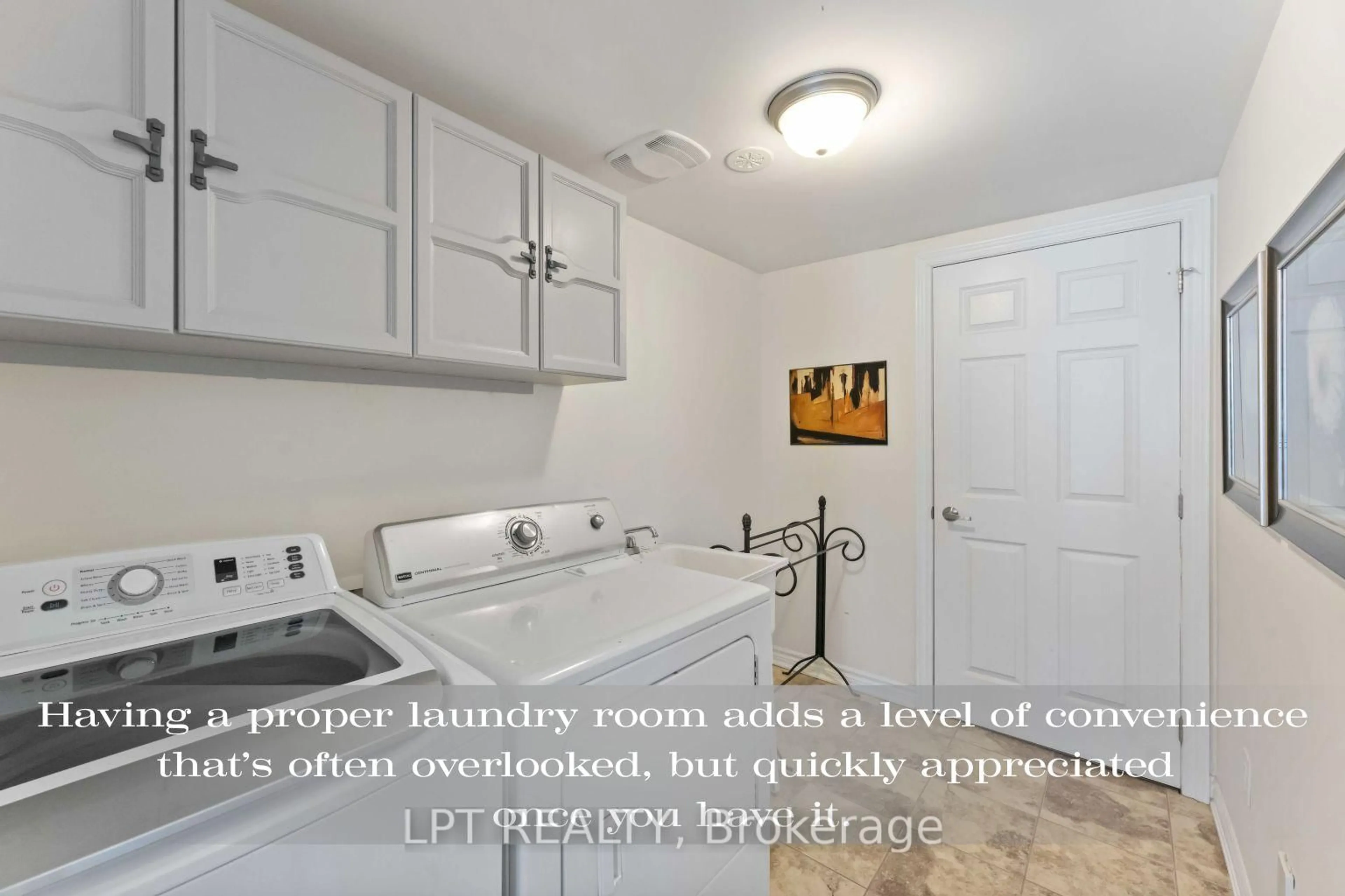 Laundry room for 607 Meadowcreek Circ, Ottawa Ontario K2M 0J9