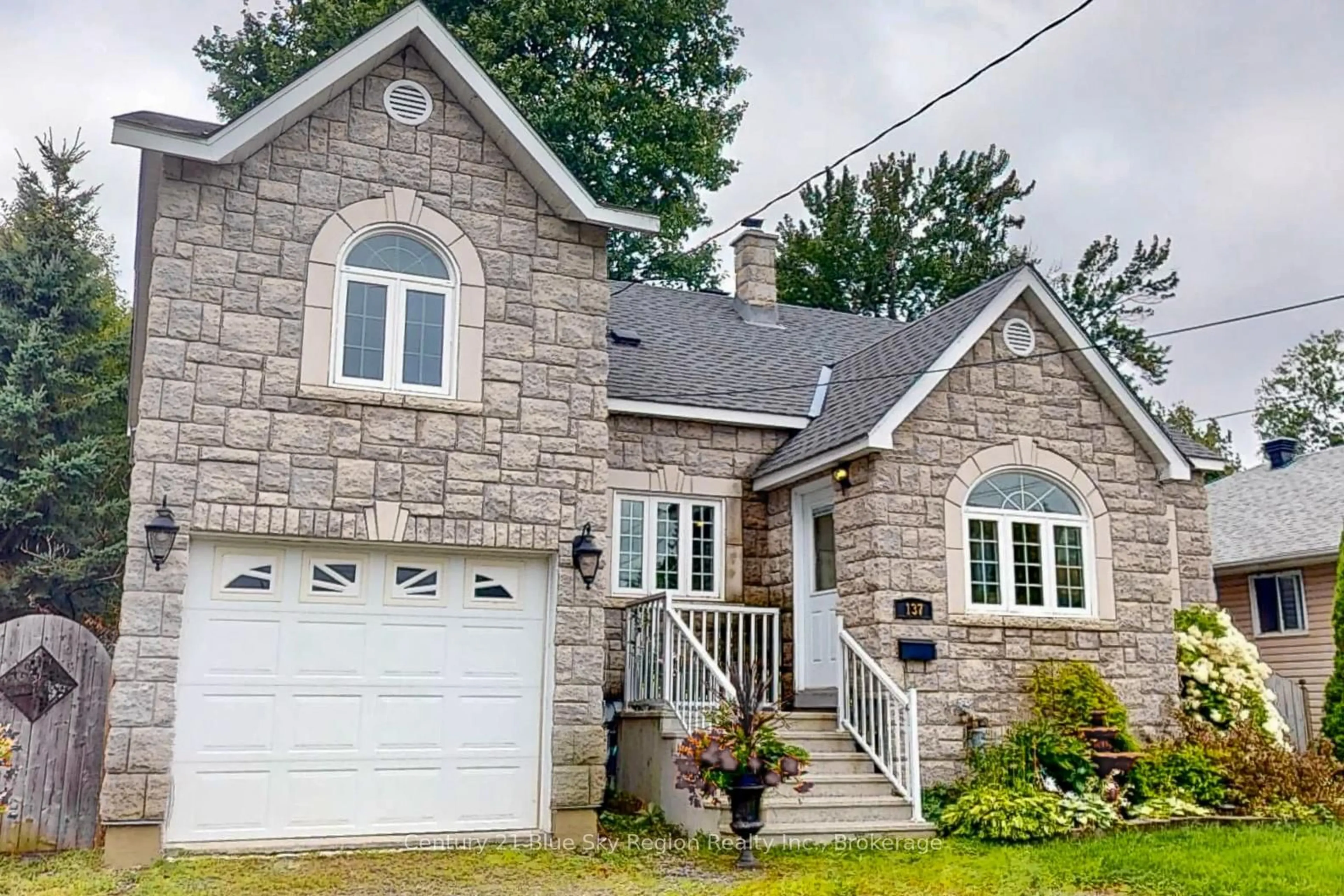 Home with brick exterior material, street for 137 Whitney Ave, North Bay Ontario P1A 1Y7