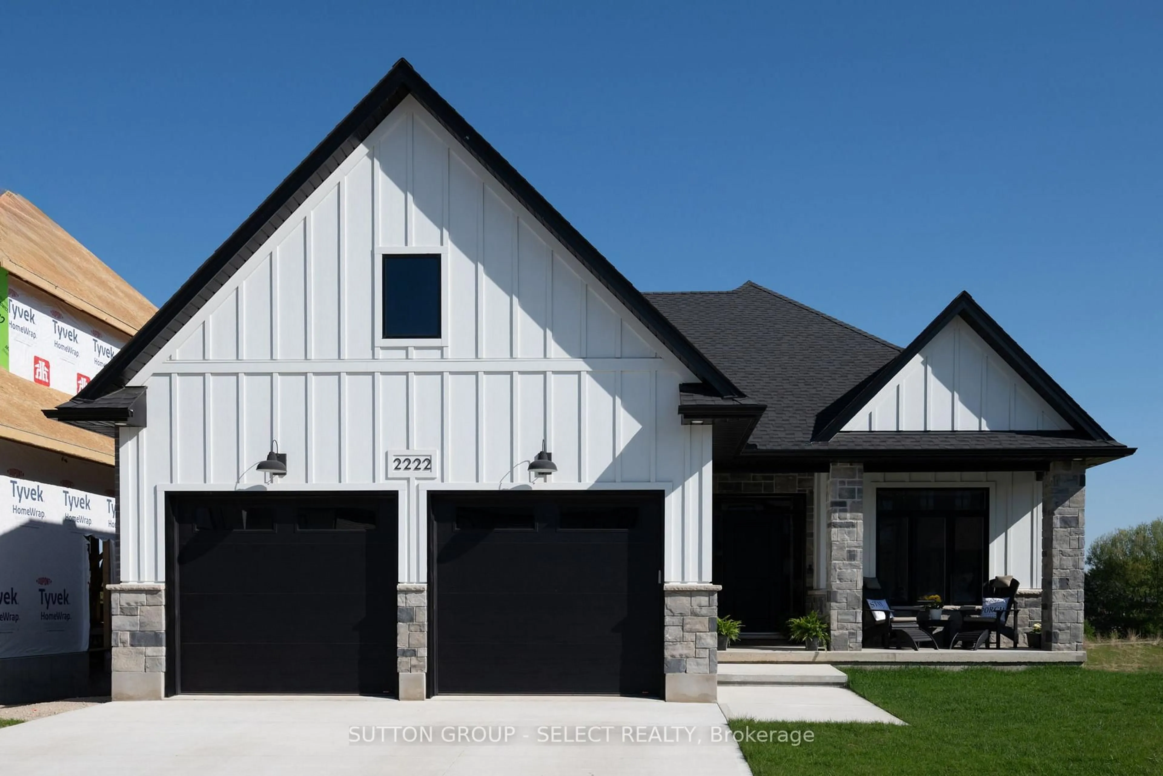 Home with vinyl exterior material, street for 2222 Linkway Blvd, London South Ontario N6K 0K9