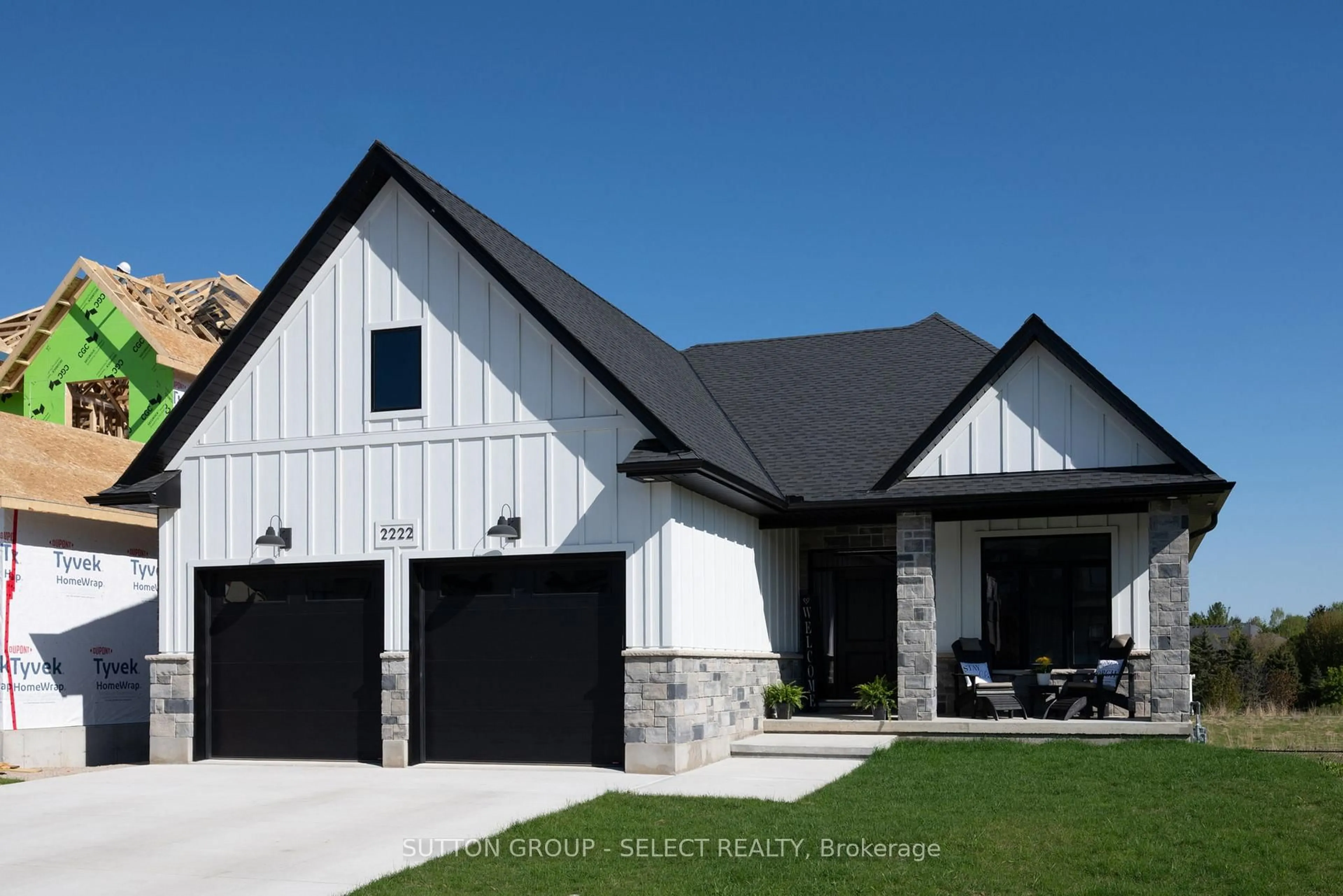 Home with vinyl exterior material, street for 2222 Linkway Blvd, London South Ontario N6K 0K9