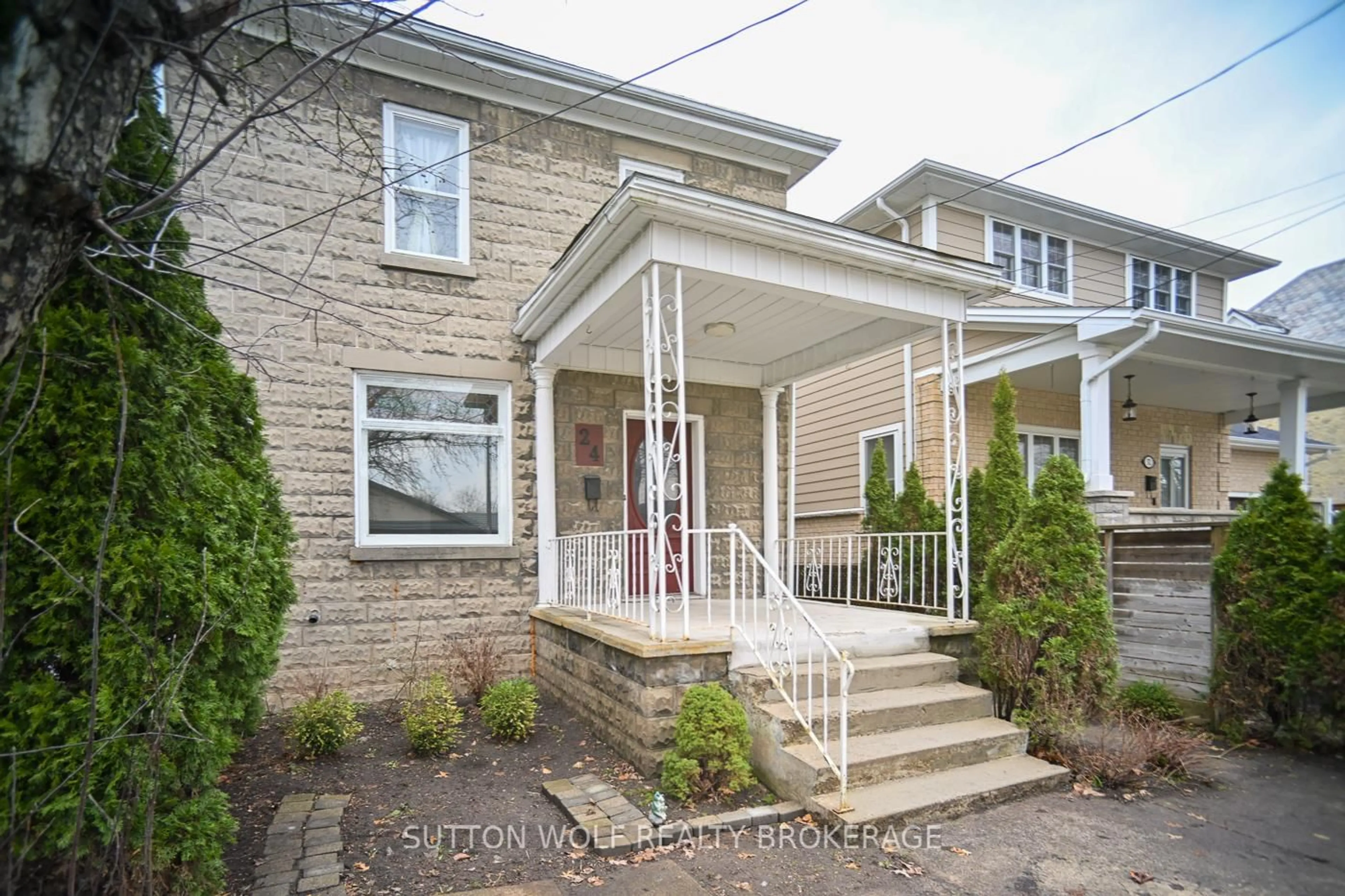 Unknown for 24 Colborne St, Strathroy-Caradoc Ontario N7G 2L9