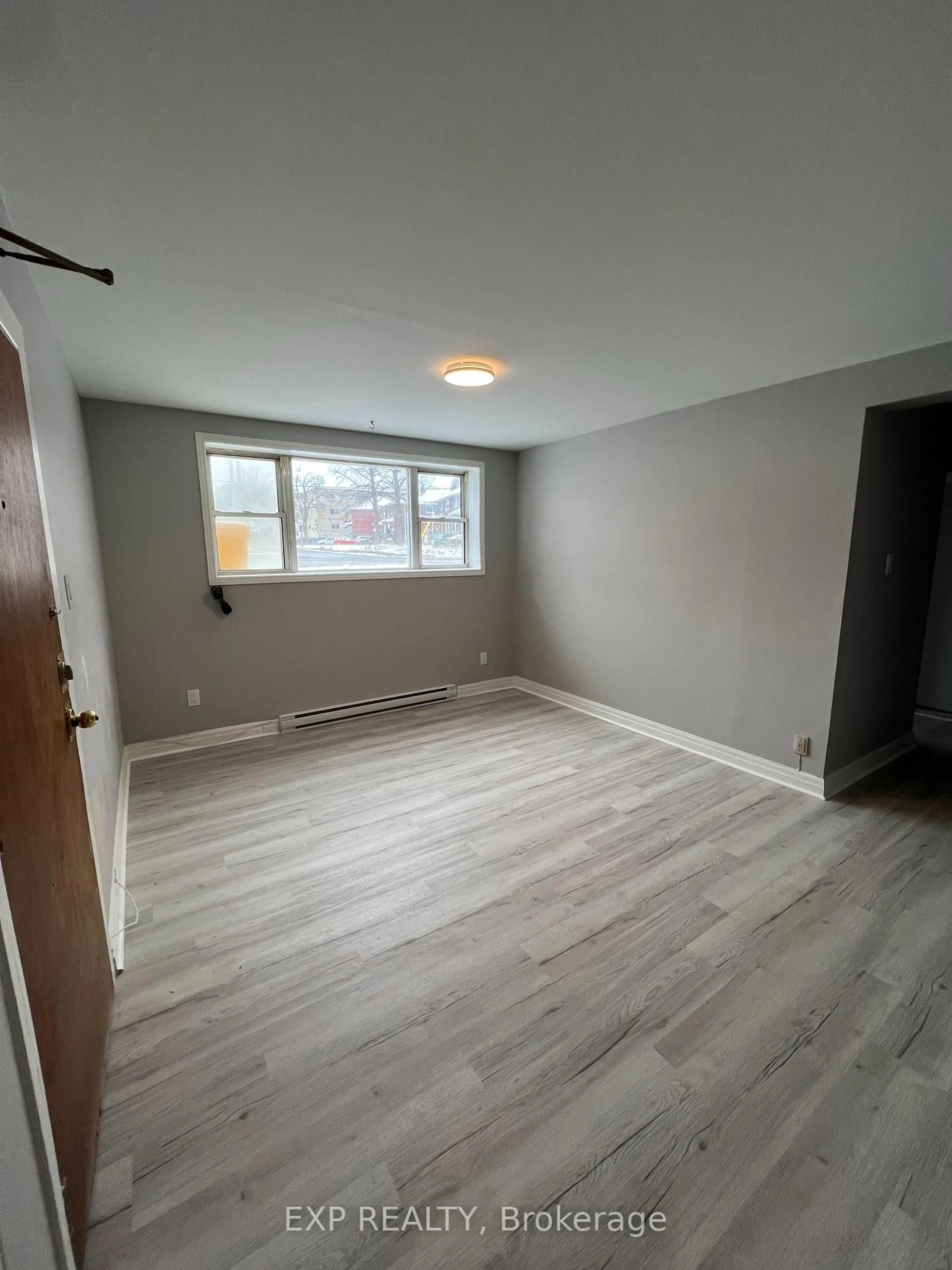 A pic of a room for 1119 Merivale Rd, Ottawa Ontario K1Z 6B1