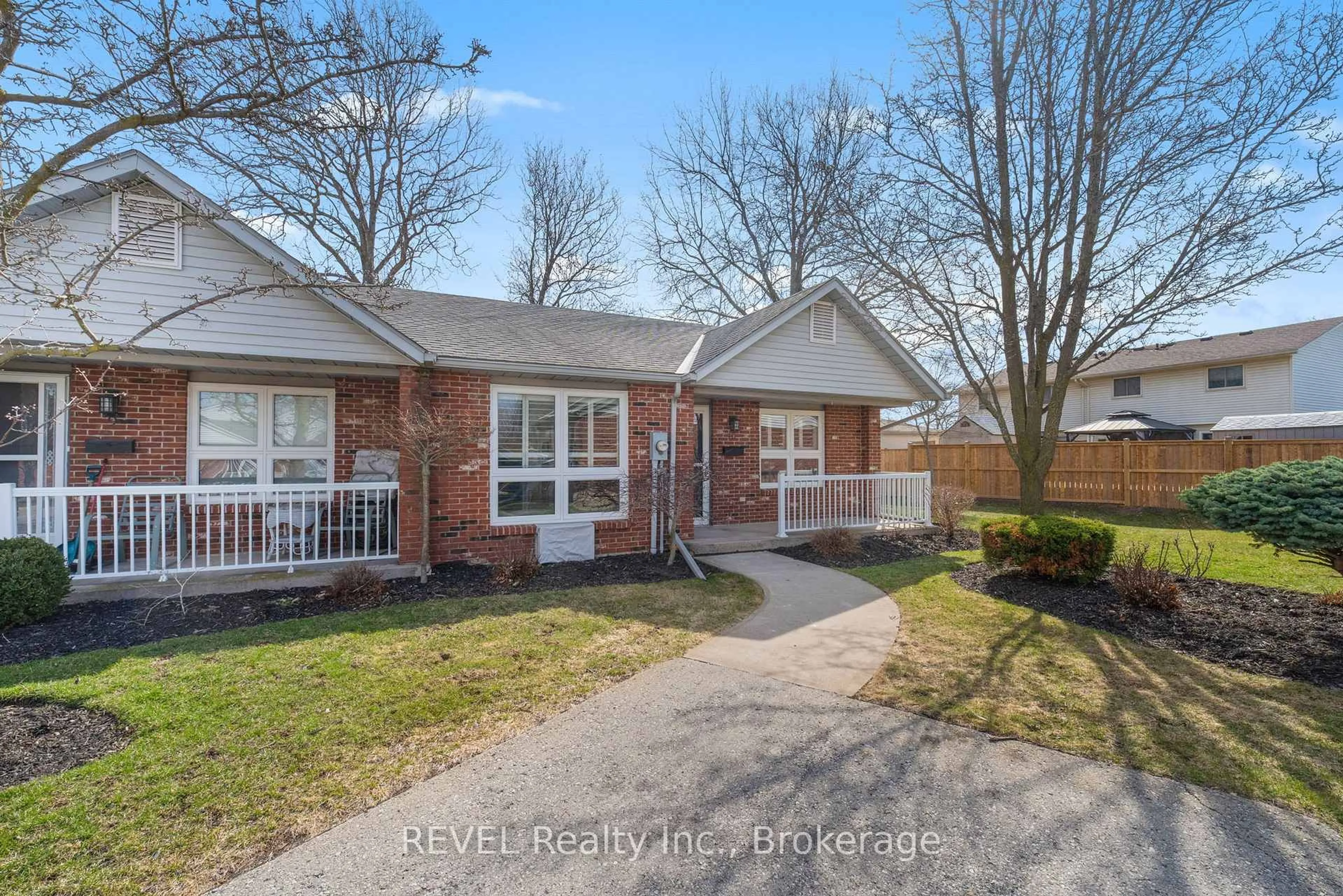 Home with brick exterior material, street for 226 Vansickle Rd #10, St. Catharines Ontario L2S 2S7