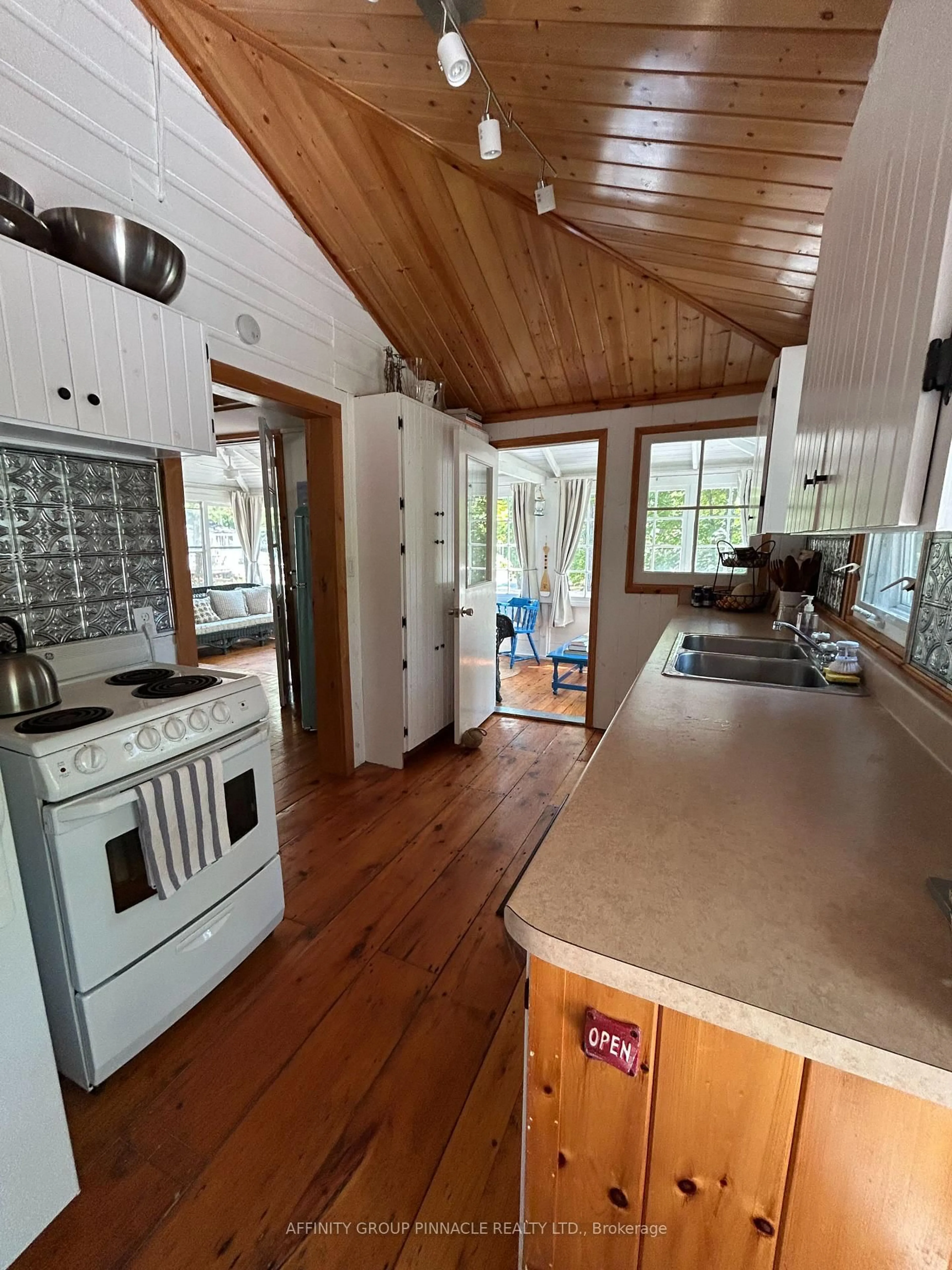 Unknown for 21 Third St, Kawartha Lakes Ontario K0M 1N0