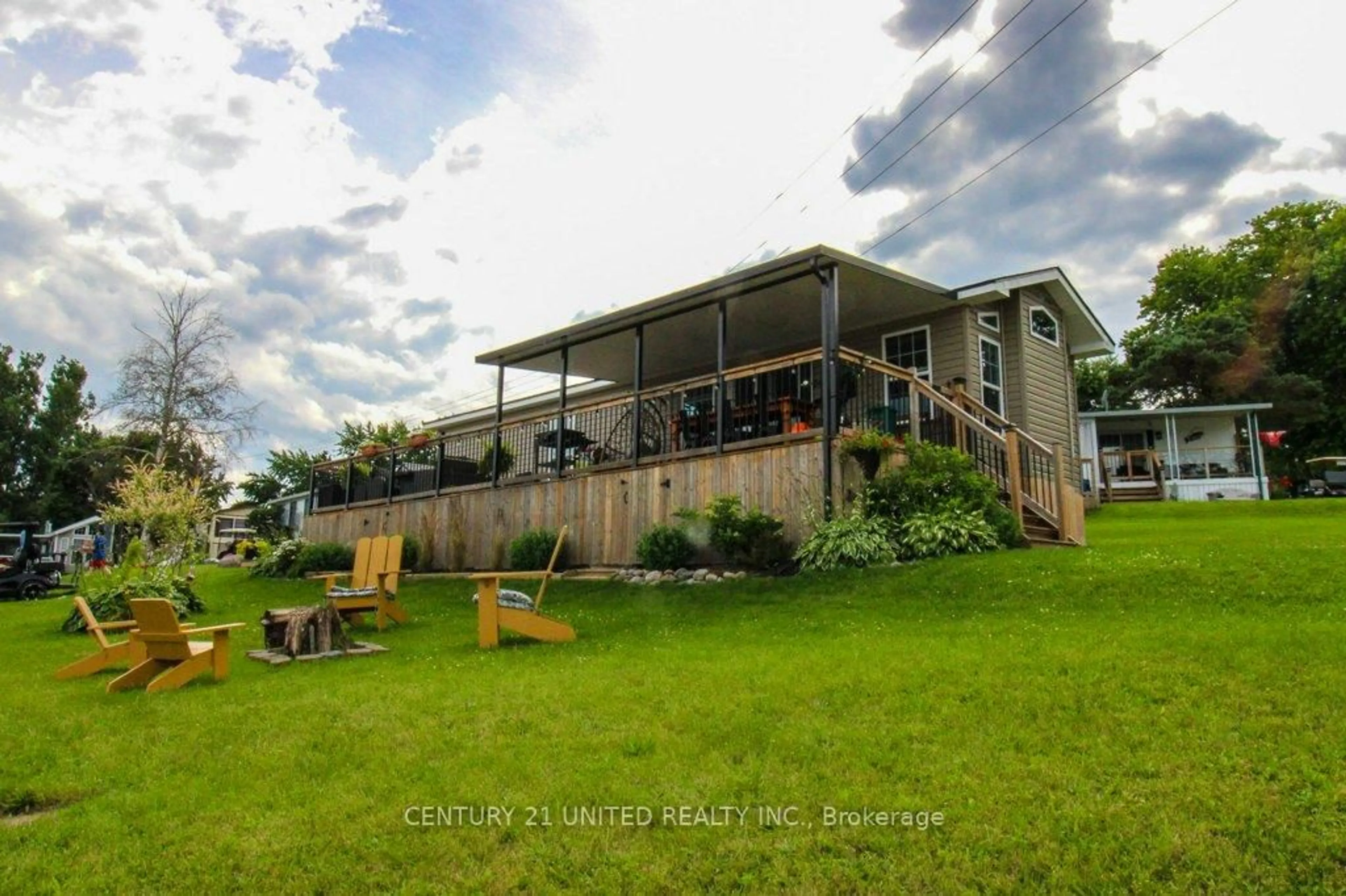 A pic from outside/outdoor area/front of a property/back of a property/a pic from drone, water/lake/river/ocean view for 920 Skyline Rd #5 Marina Cres, Selwyn Ontario K0L 1T0