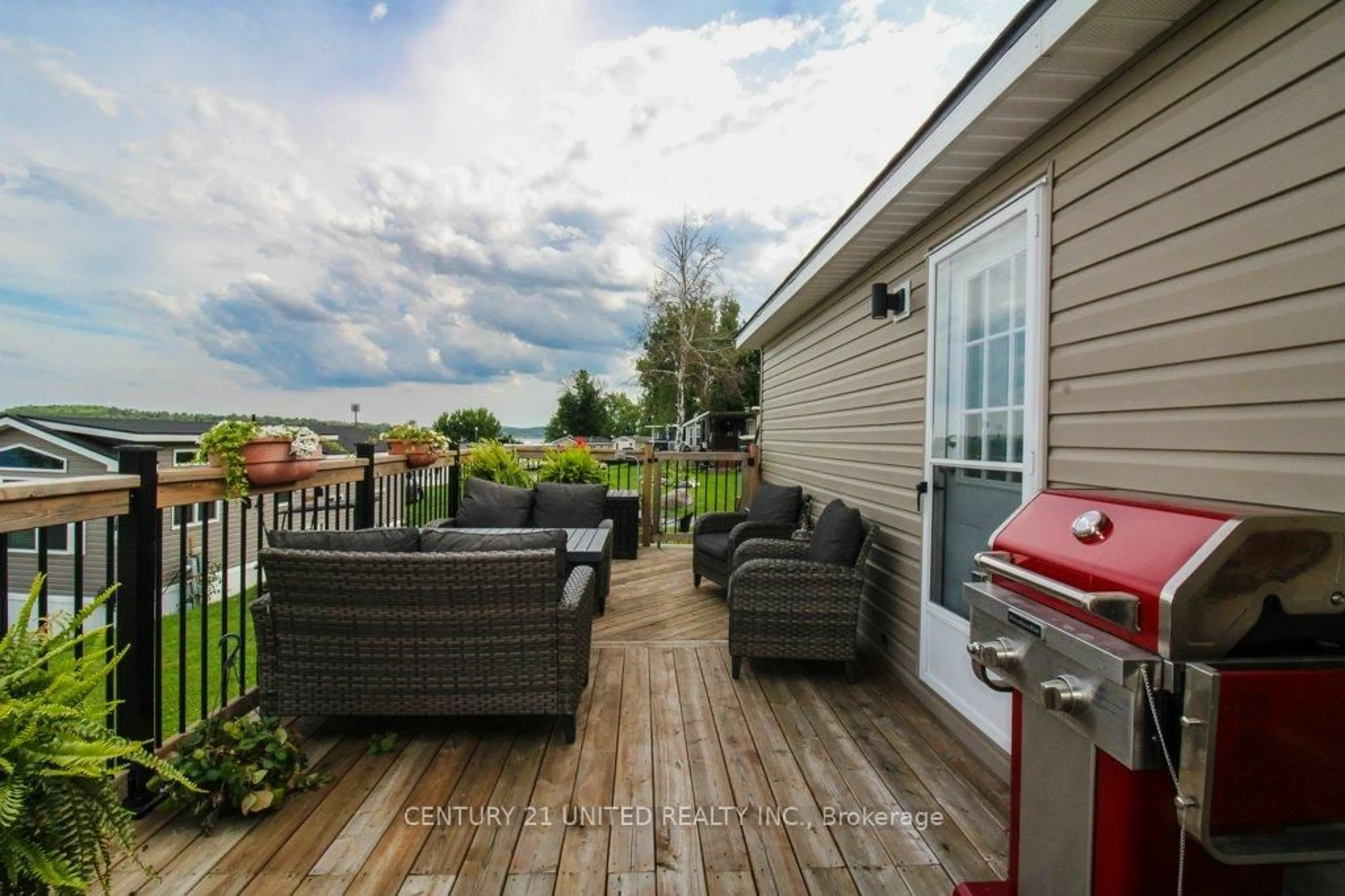 Patio, water/lake/river/ocean view for 920 Skyline Rd #5 Marina Cres, Selwyn Ontario K0L 1T0