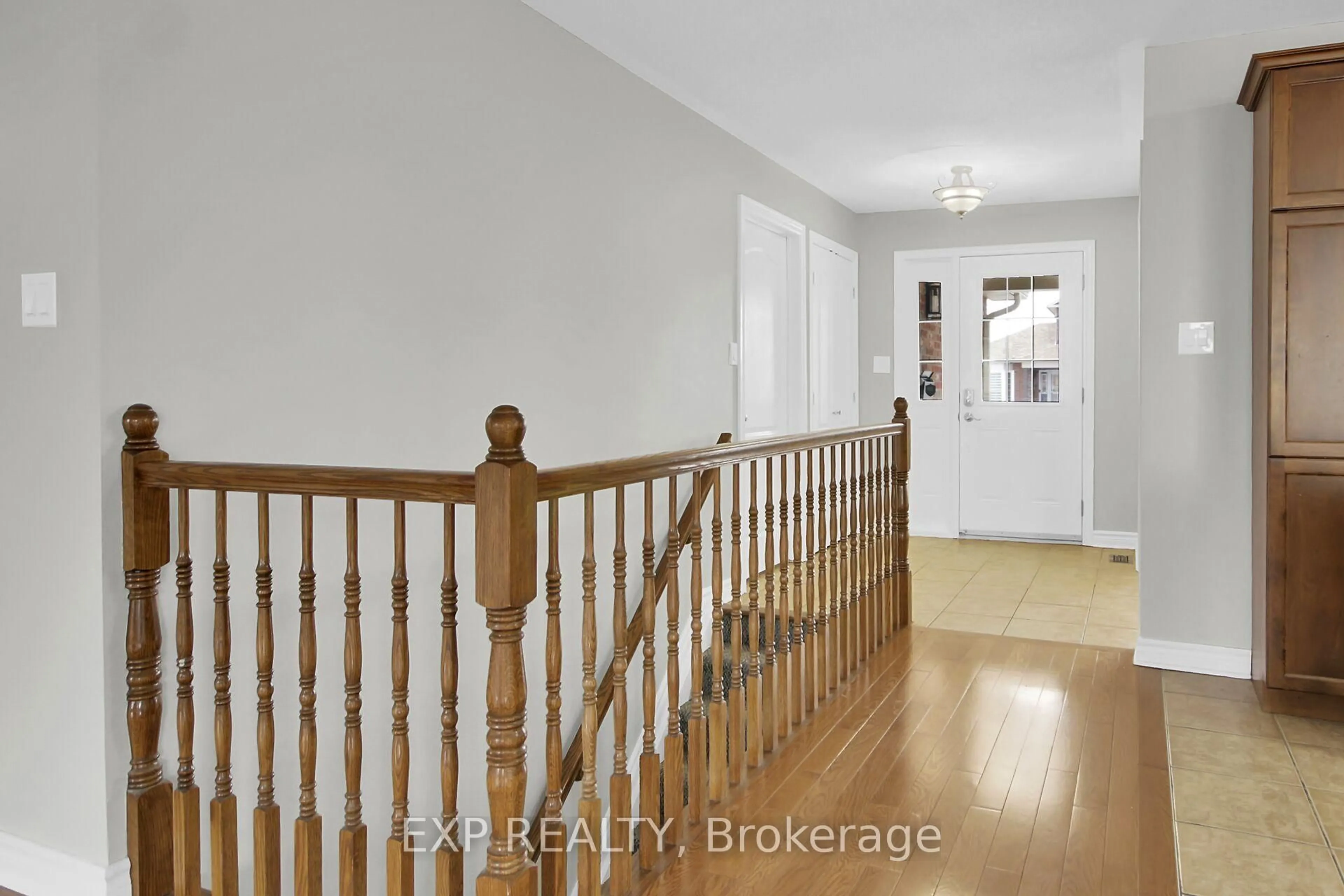 Indoor entryway for 84 Comba Dr, Carleton Place Ontario K7C 4W2