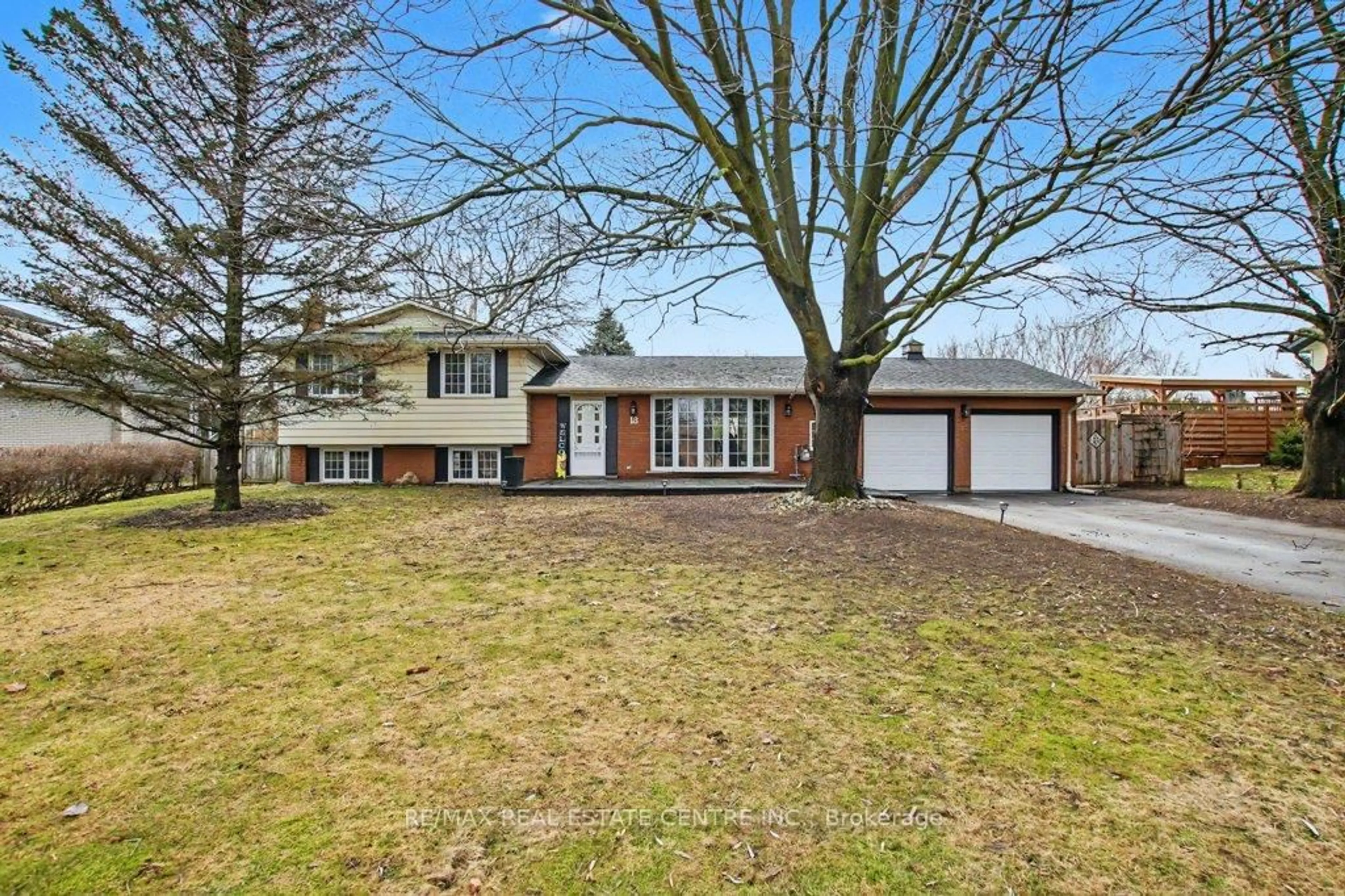 Home with brick exterior material, street for 18 6th Concession Rd, Hamilton Ontario L8B 1A2
