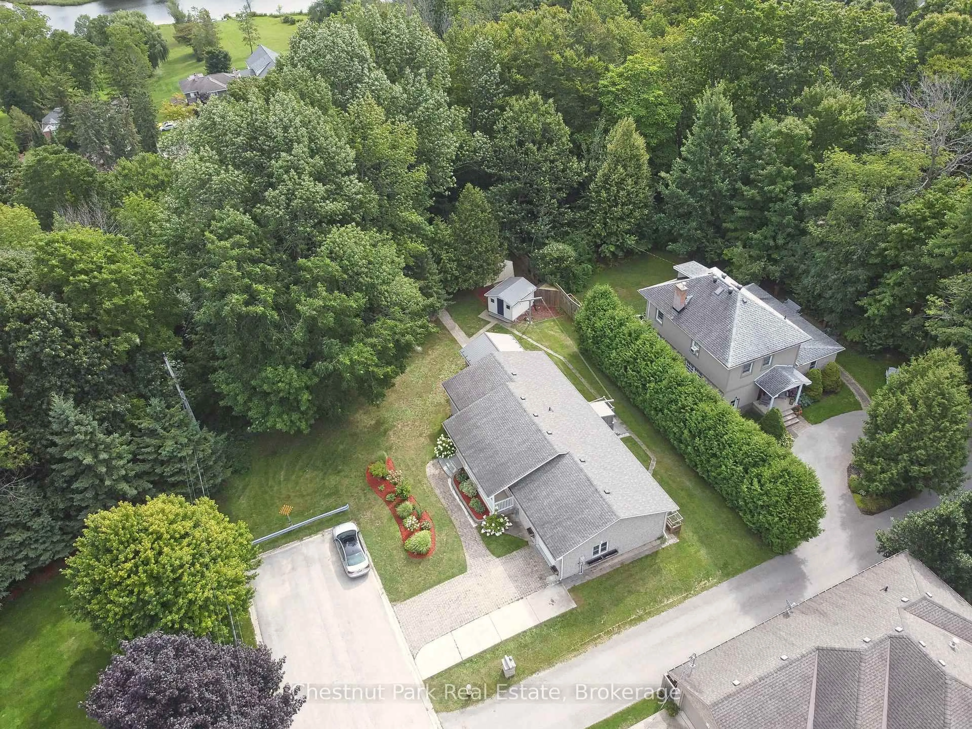 A pic from outside/outdoor area/front of a property/back of a property/a pic from drone, street for 171 Beattie St, Owen Sound Ontario N4K 6X3