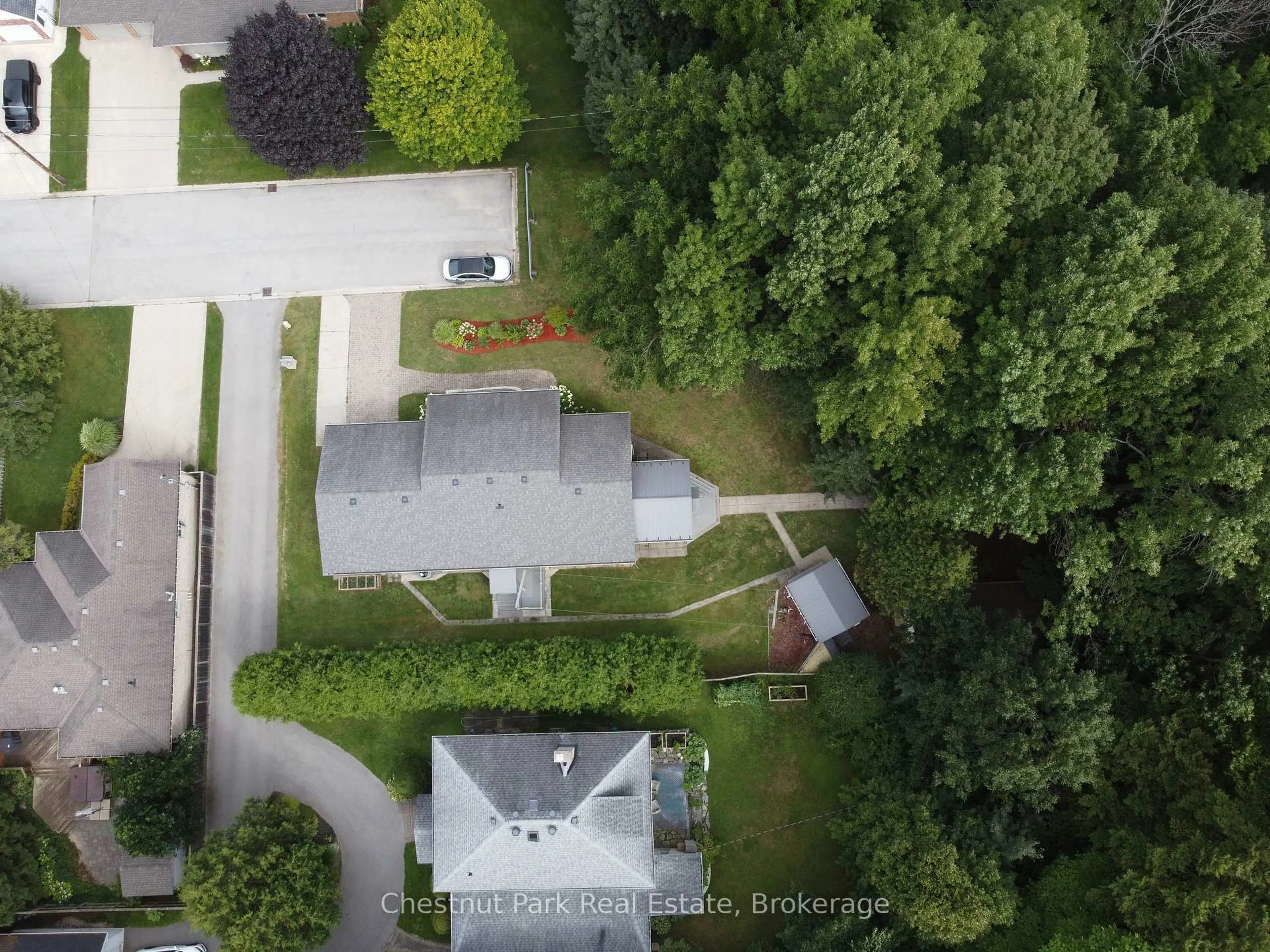 A pic from outside/outdoor area/front of a property/back of a property/a pic from drone, street for 171 Beattie St, Owen Sound Ontario N4K 6X3