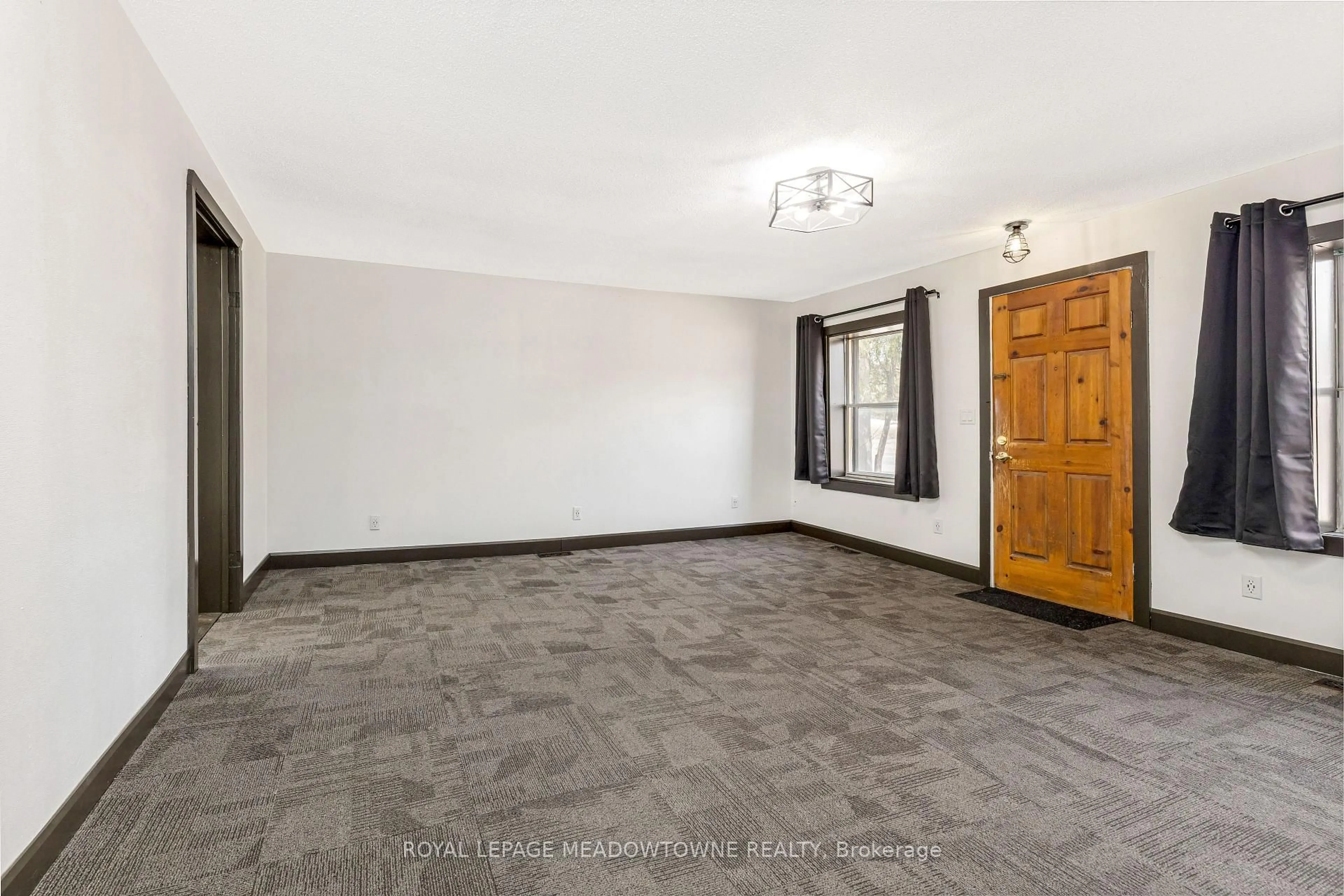 A pic of a room for 24 Trafalgar Rd, Erin Ontario N0B 1Z0