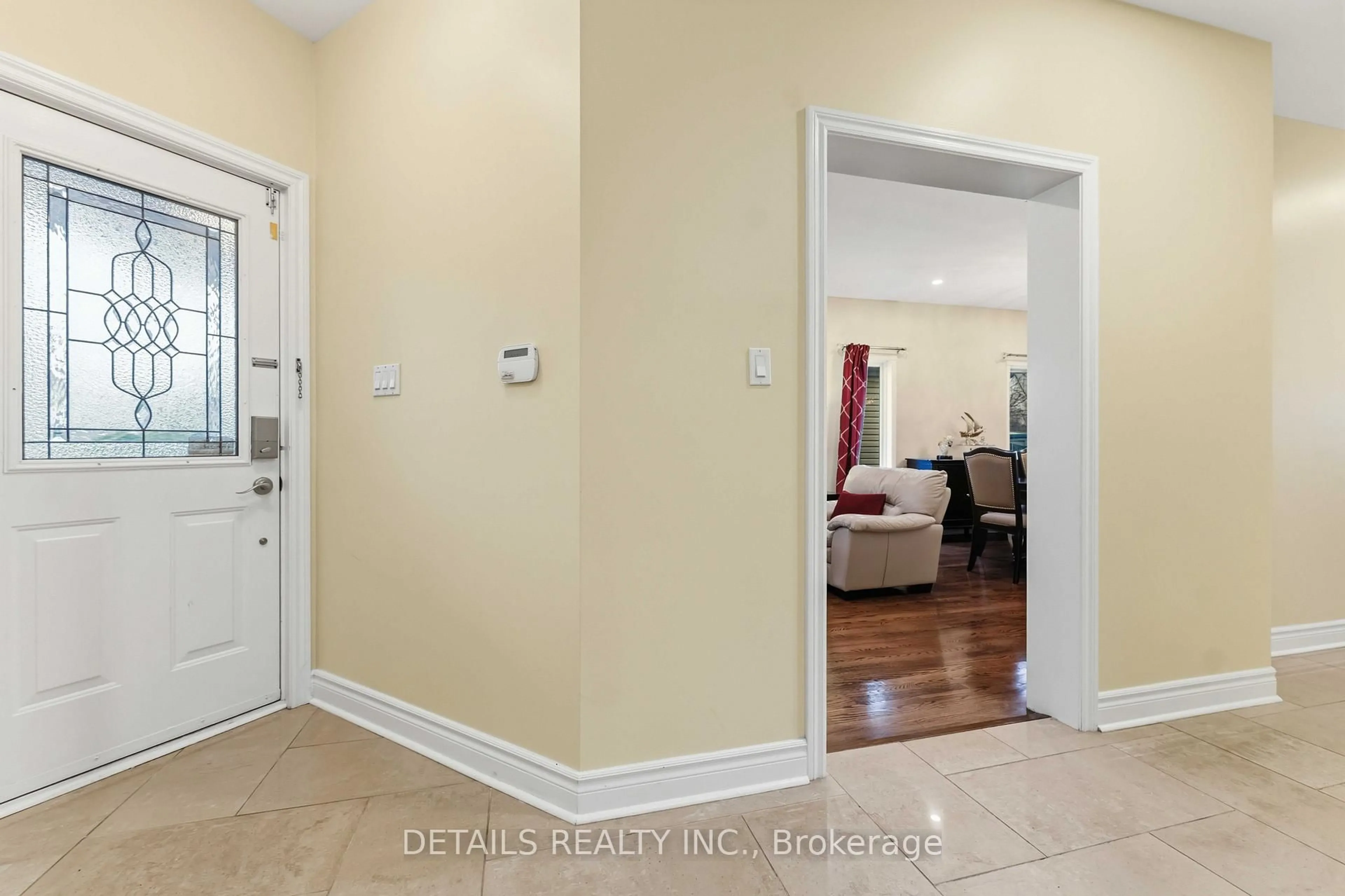 Indoor entryway for 4124 Wolfe Point Way, Ottawa Ontario K1V 1P4