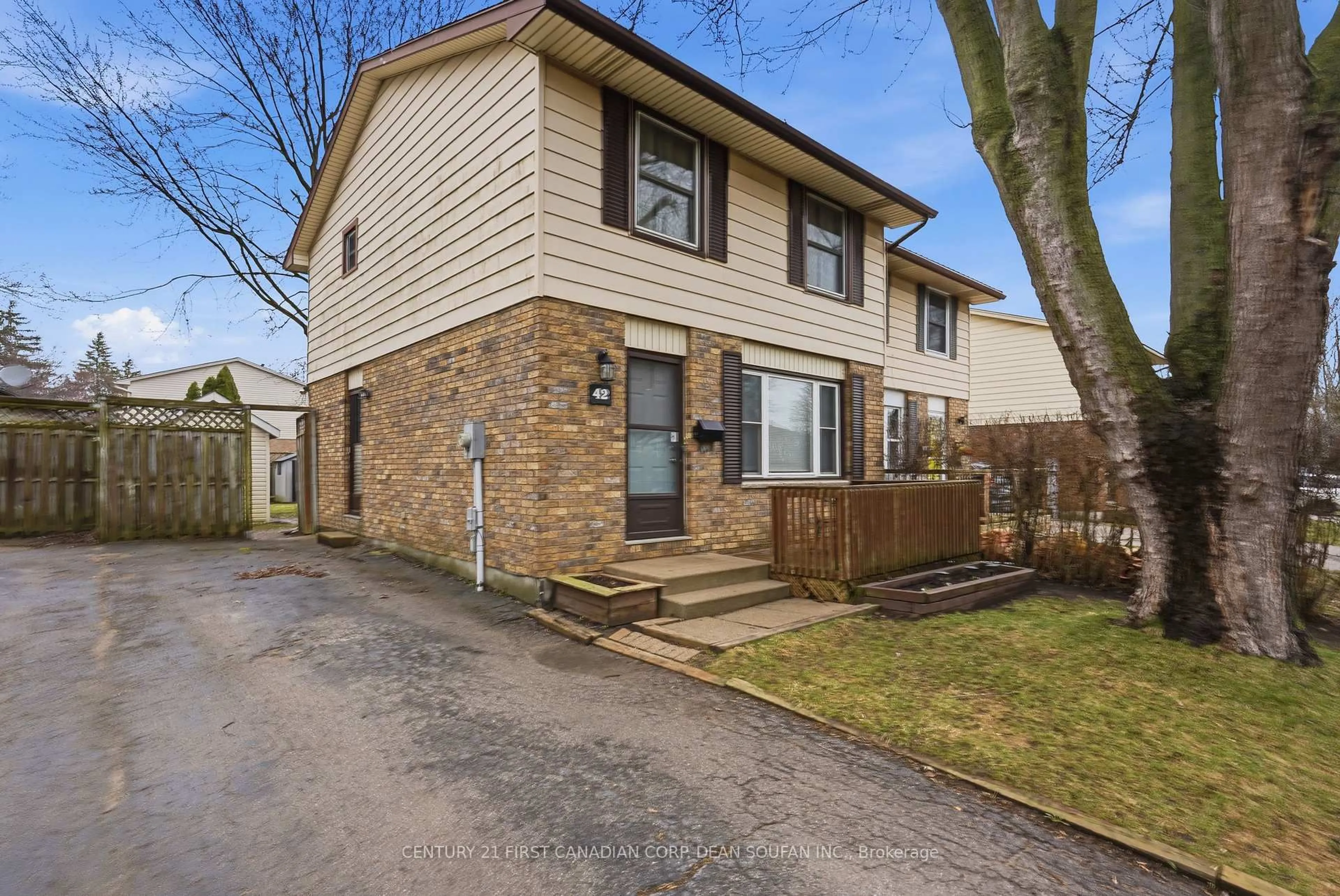 Unknown for 42 Sasha Cres, London South Ontario N6E 2M5