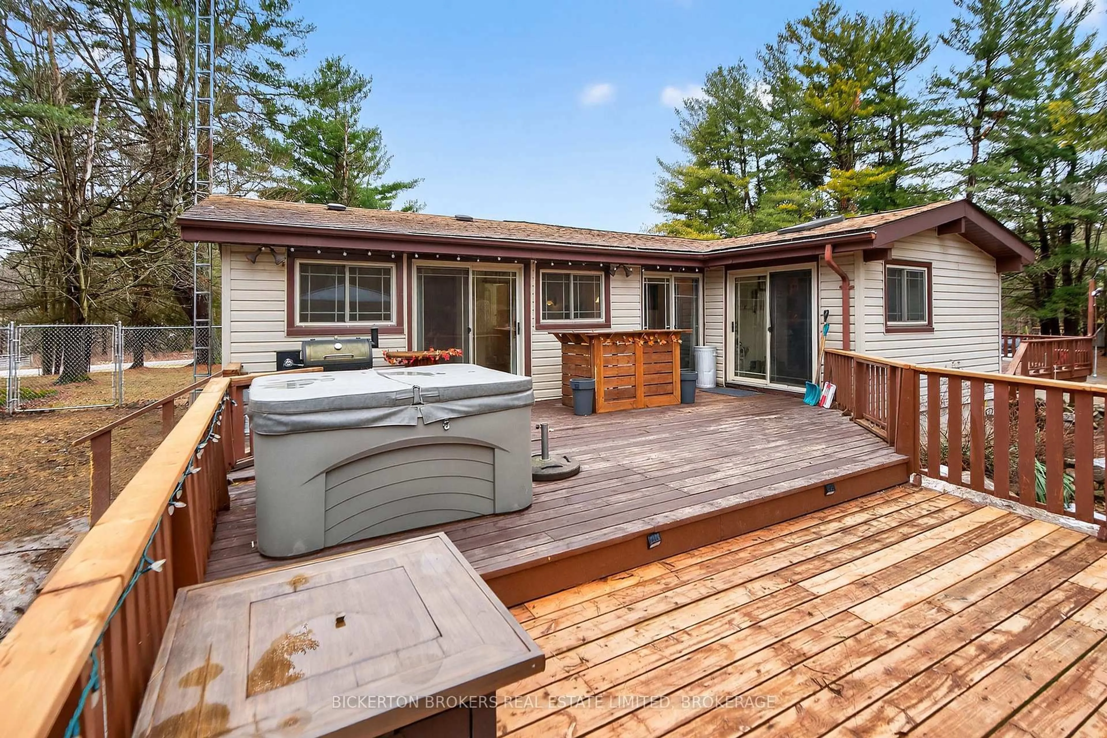 Patio, water/lake/river/ocean view for 87 Fitzsimmons Rd, Front of Leeds & Seeleys Bay Ontario K0E 1L0