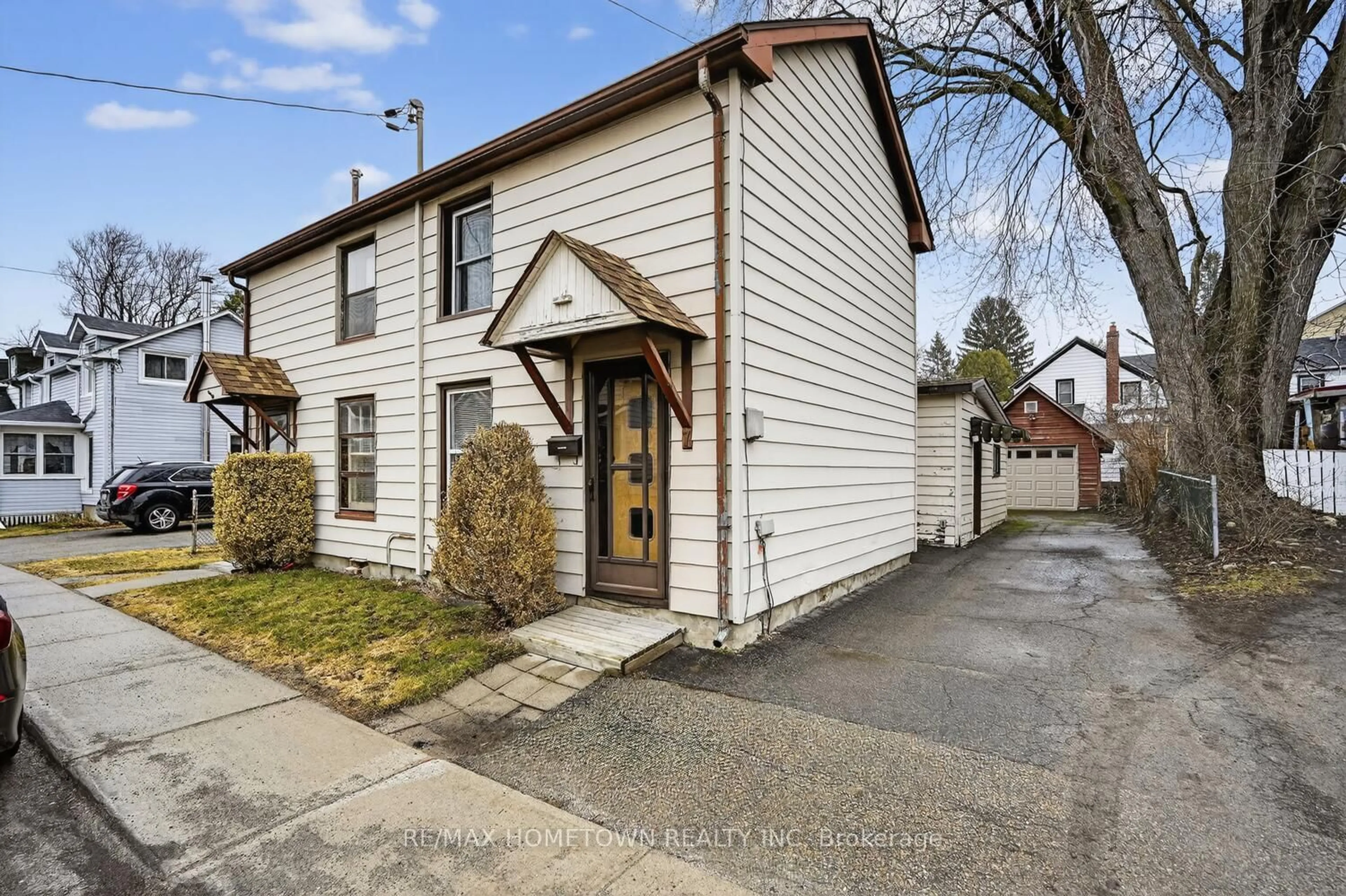 Unknown for 7-9 Dales Ave, Brockville Ontario K6V 5G9