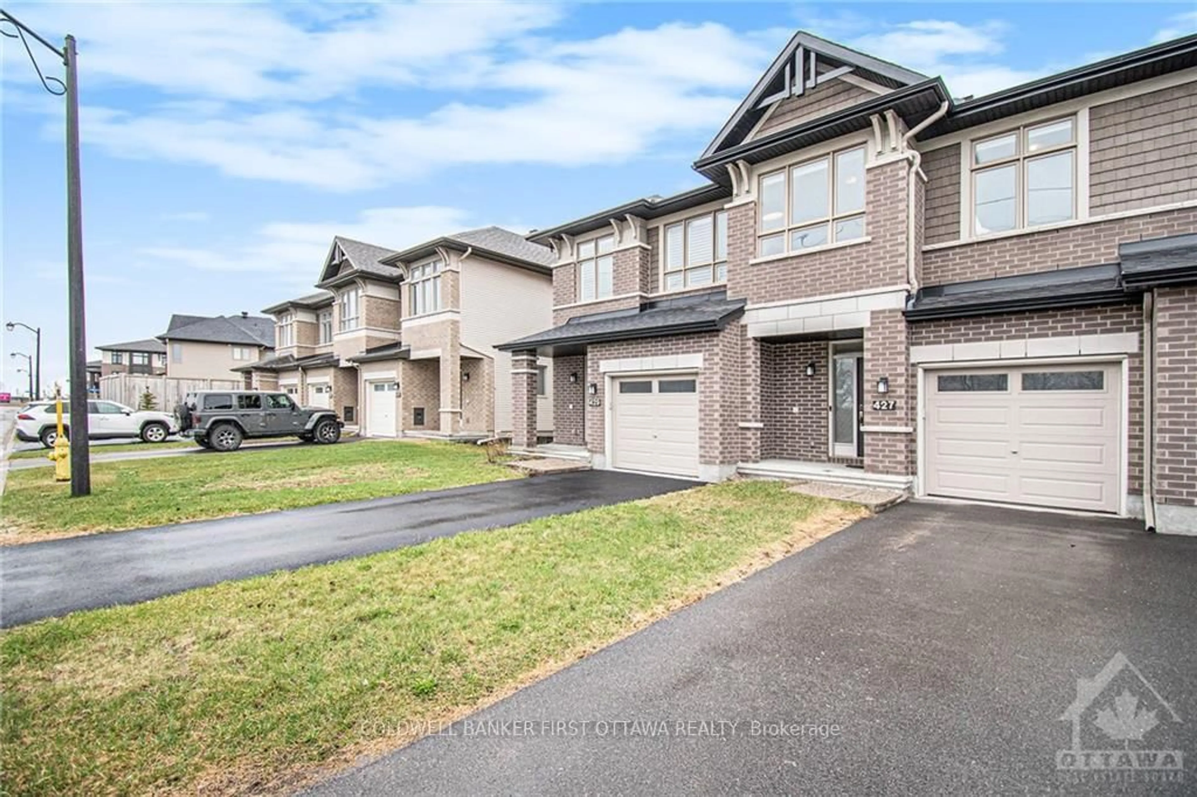 Unknown for 427 Rainrock Cres, Ottawa Ontario K1W 0K4