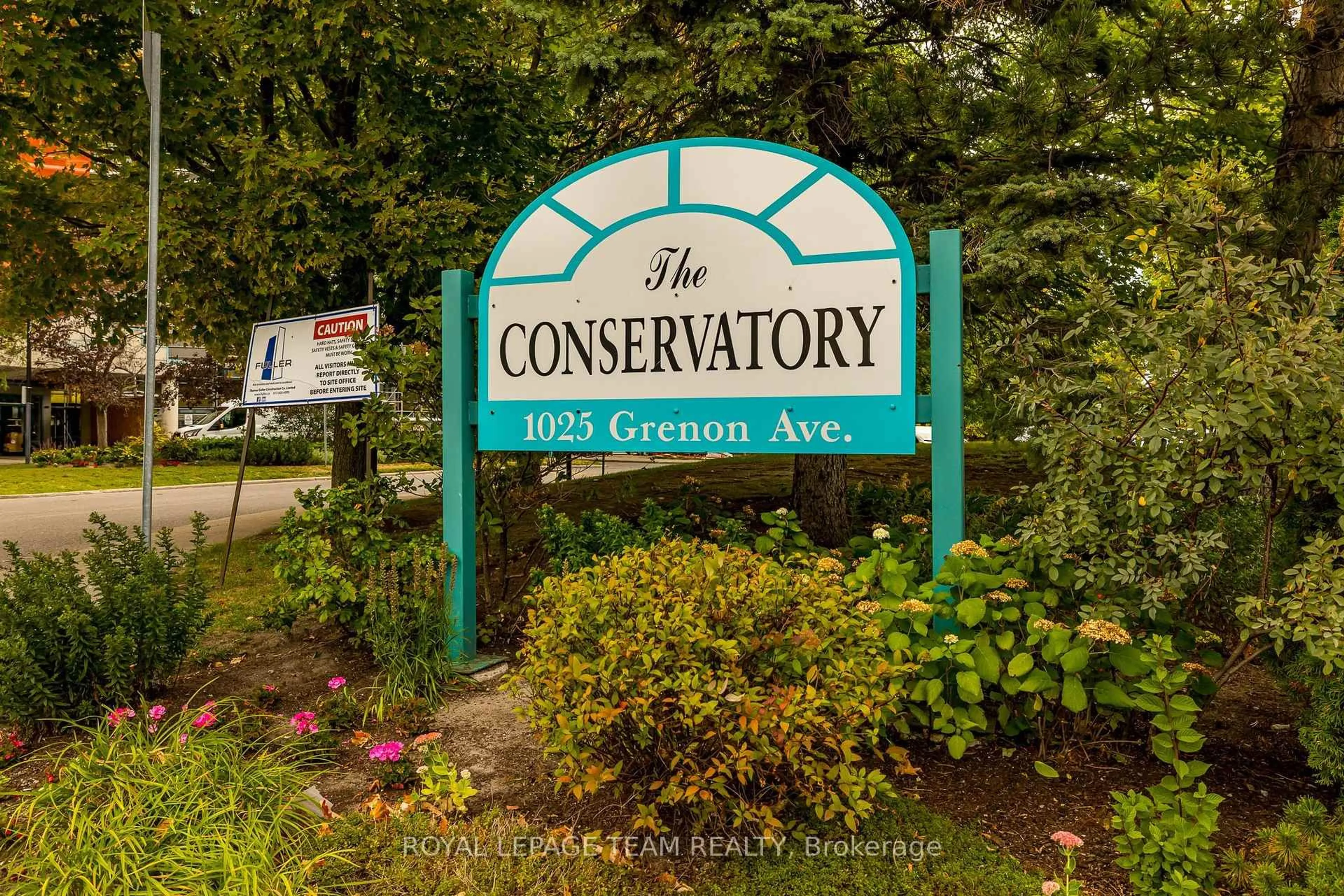 Indoor entryway for 1025 Grenon Ave #115, Ottawa Ontario K2B 8S5