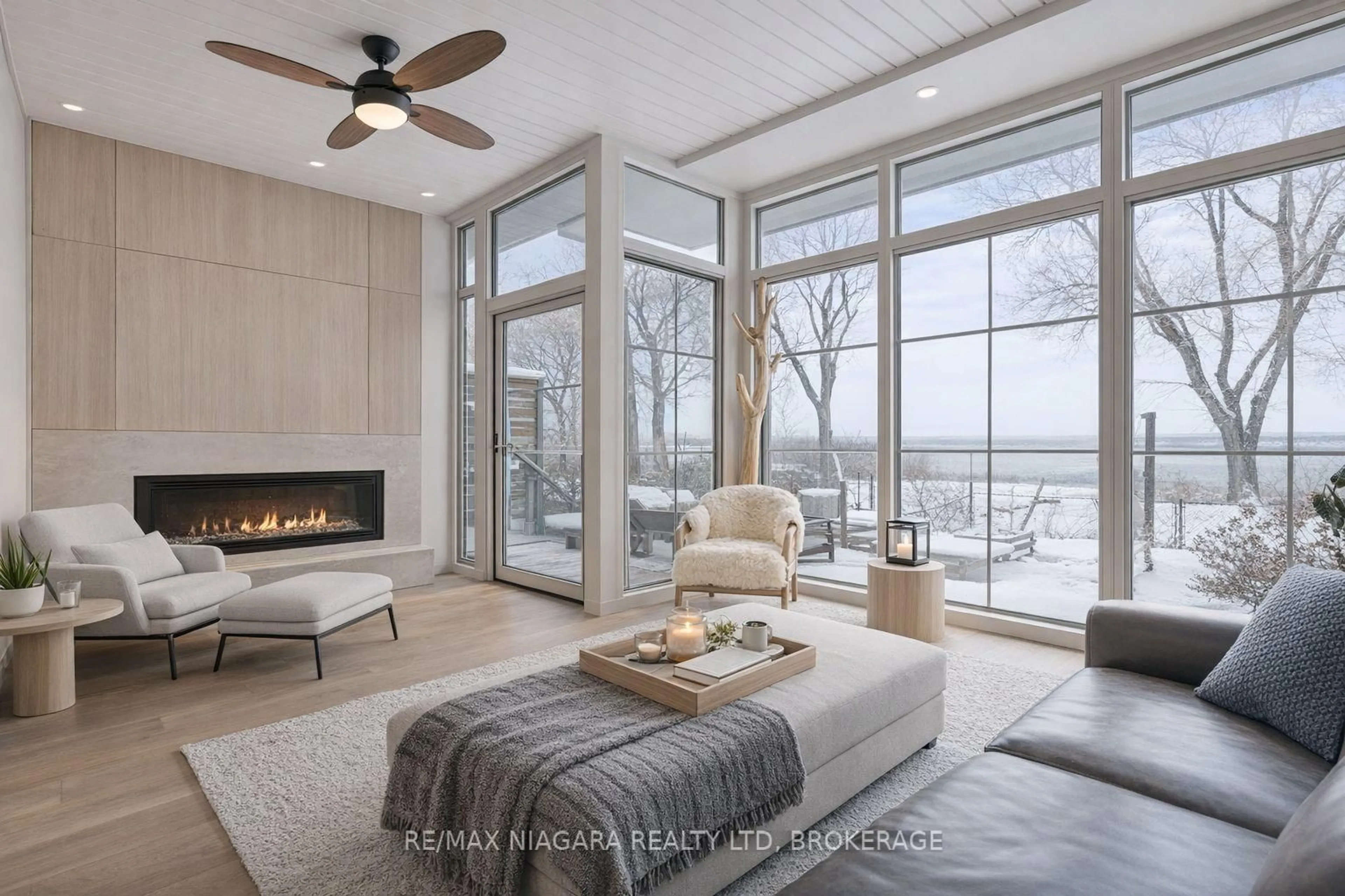 Living room with furniture, unknown for 1069 Beach Blvd, Hamilton Ontario L8H 6Z9