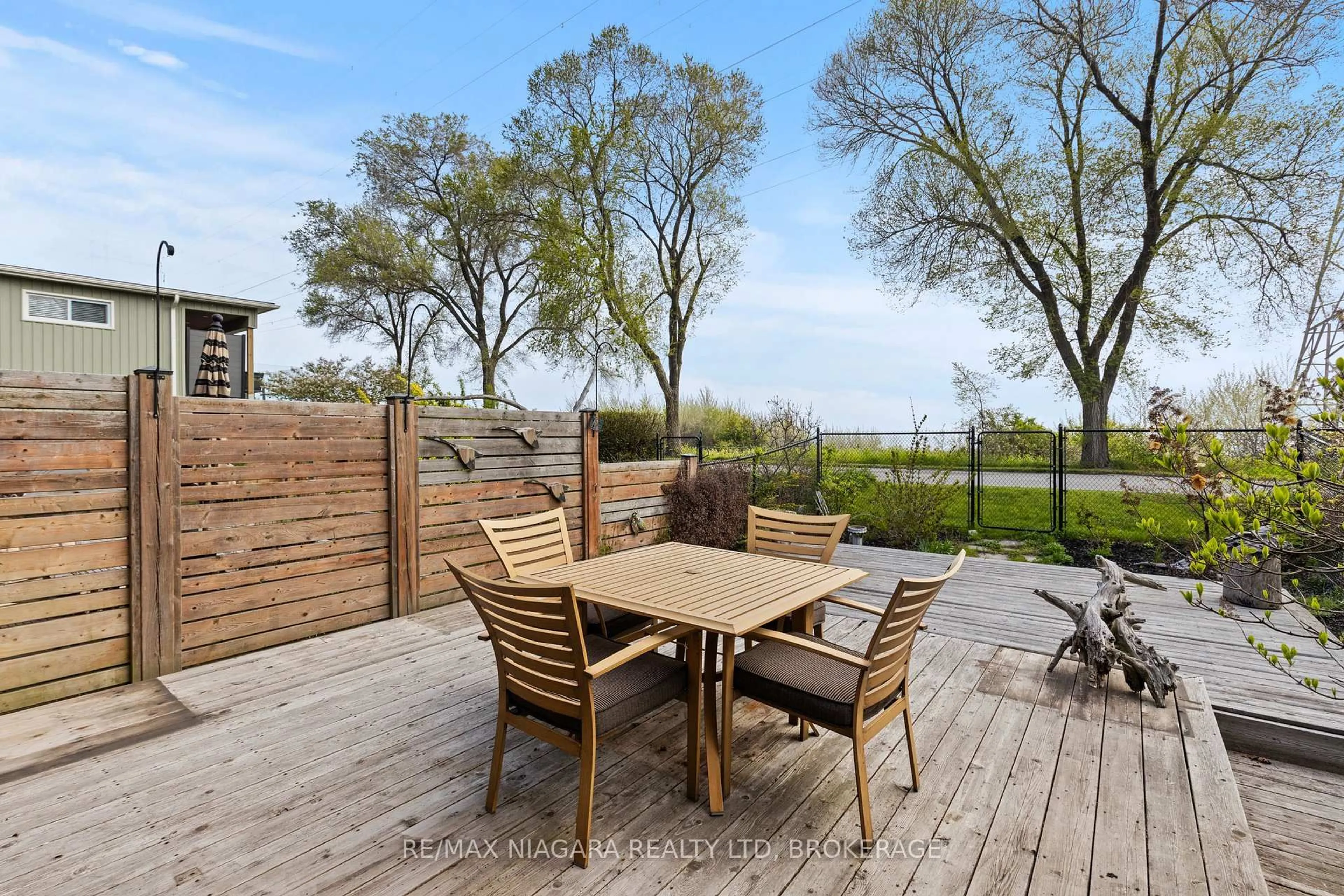 Patio, water/lake/river/ocean view for 1069 Beach Blvd, Hamilton Ontario L8H 6Z9