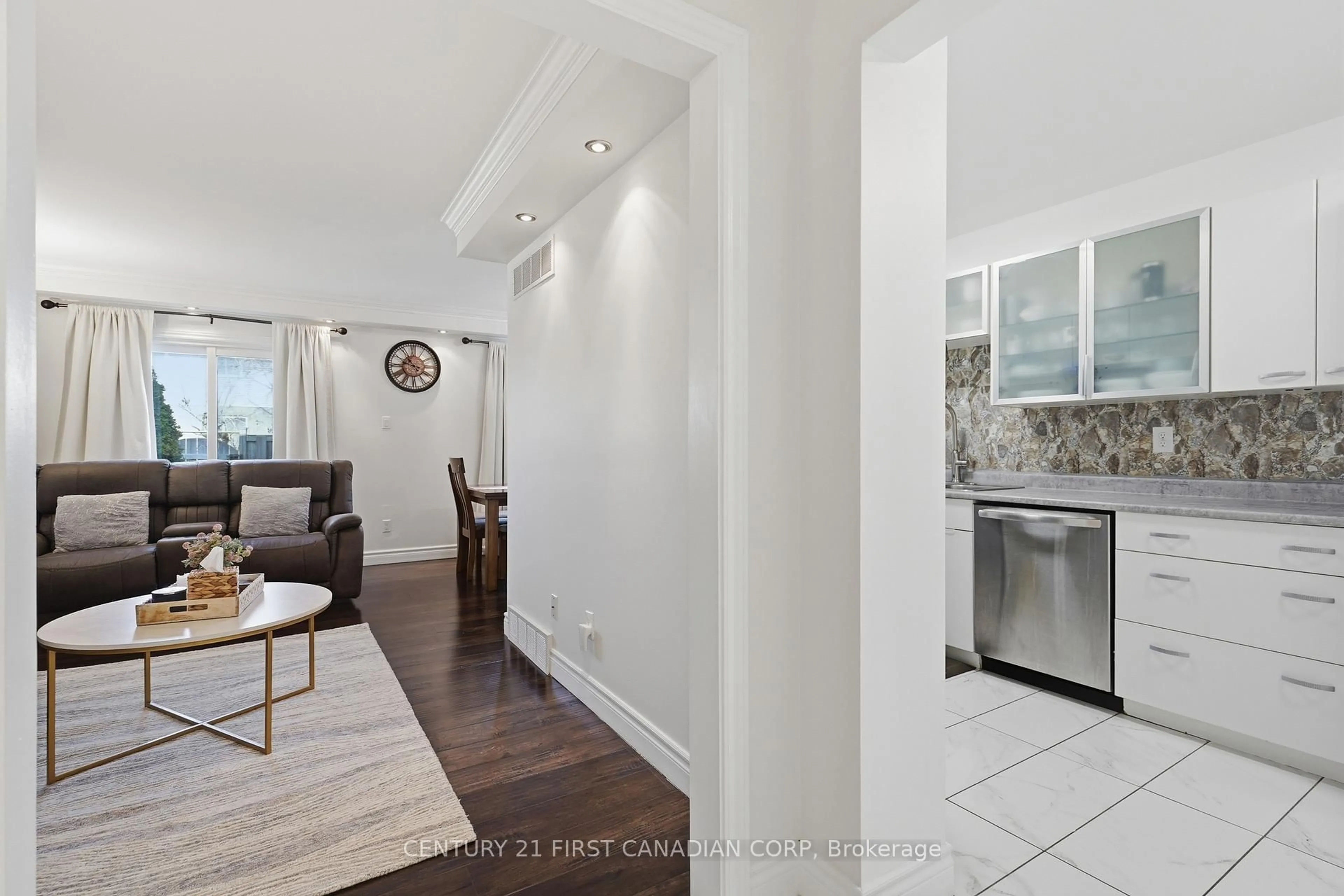 Open concept kitchen, ceramic/tile floor for 147 DEVERON Cres #1, London South Ontario N5Z 4J7