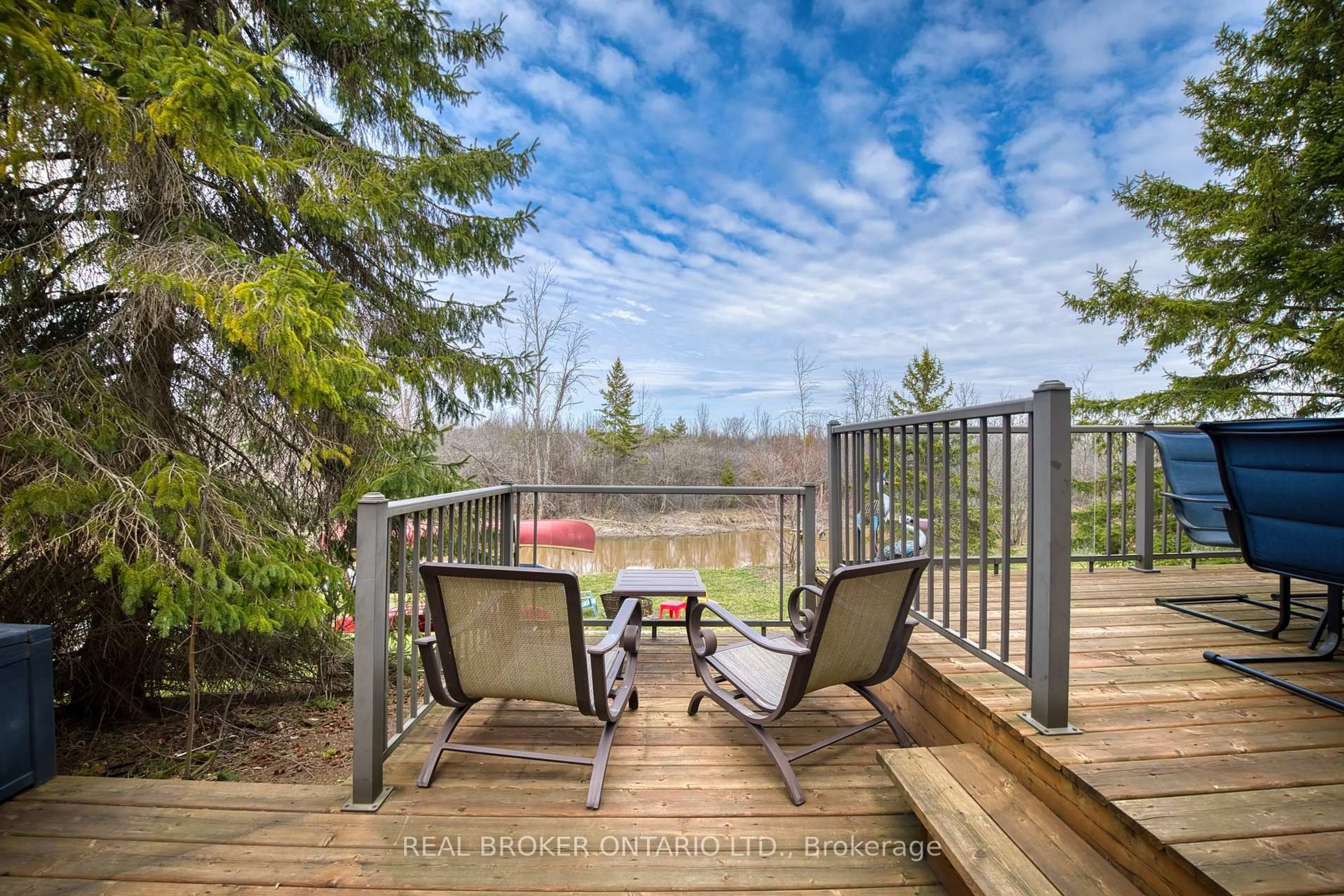 Patio, forest/trees view for 3480 East Main St, Fort Erie Ontario L0S 1S0