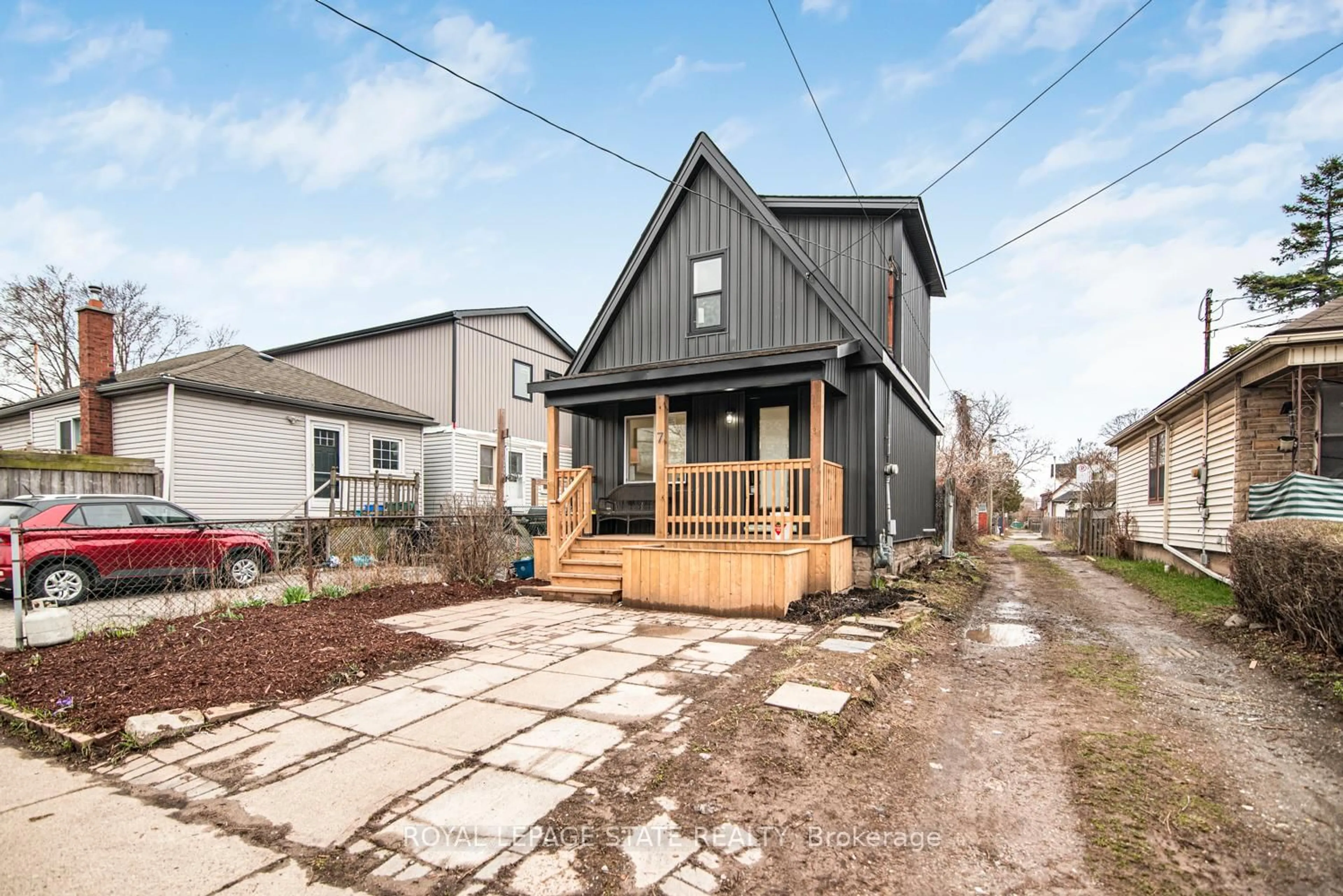 Unknown for 7 Stapleton Ave, Hamilton Ontario L8H 3N4