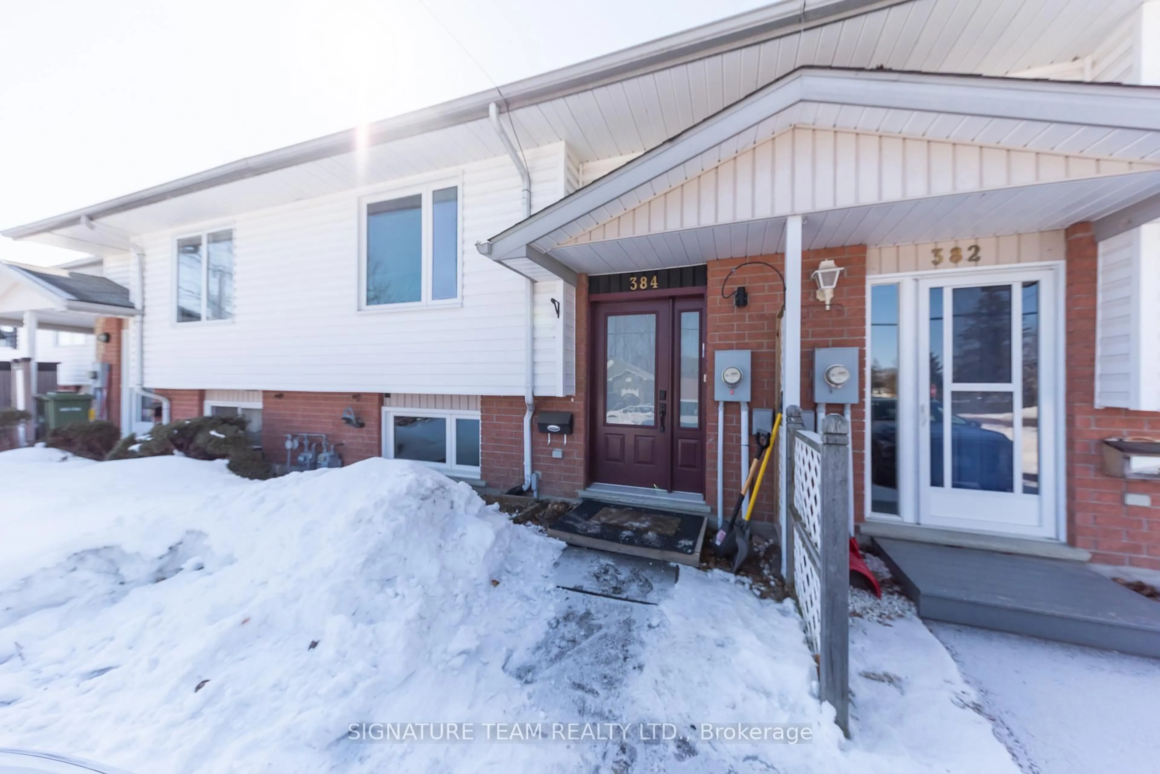 Unknown for 384 Morris St, Pembroke Ontario K8A 8N3