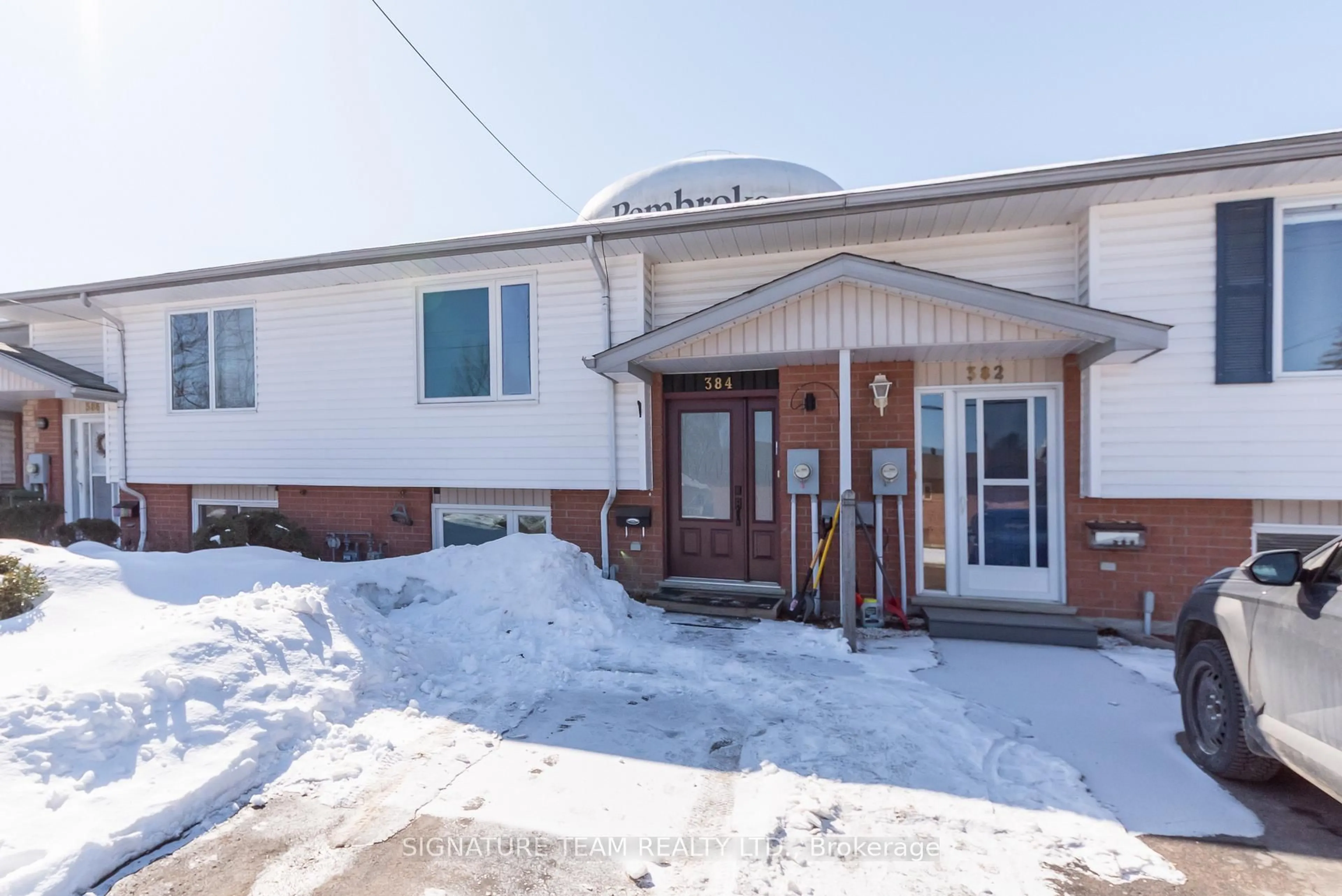 Unknown for 384 Morris St, Pembroke Ontario K8A 8N3